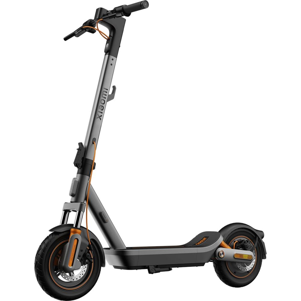 Grauer Xiaomi-Roller mit orangen Akzenten, Vollansicht.