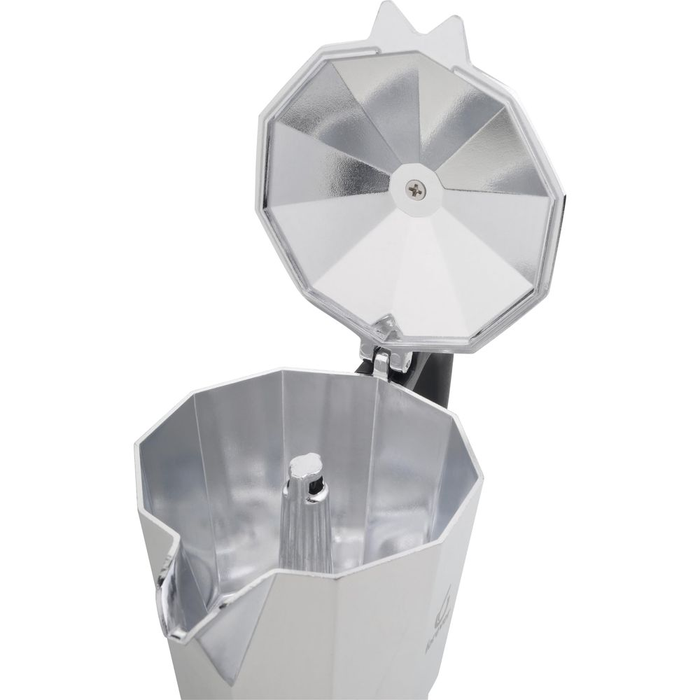 Moka argentata con coperchio aperto, interno mostrato su sfondo bianco.