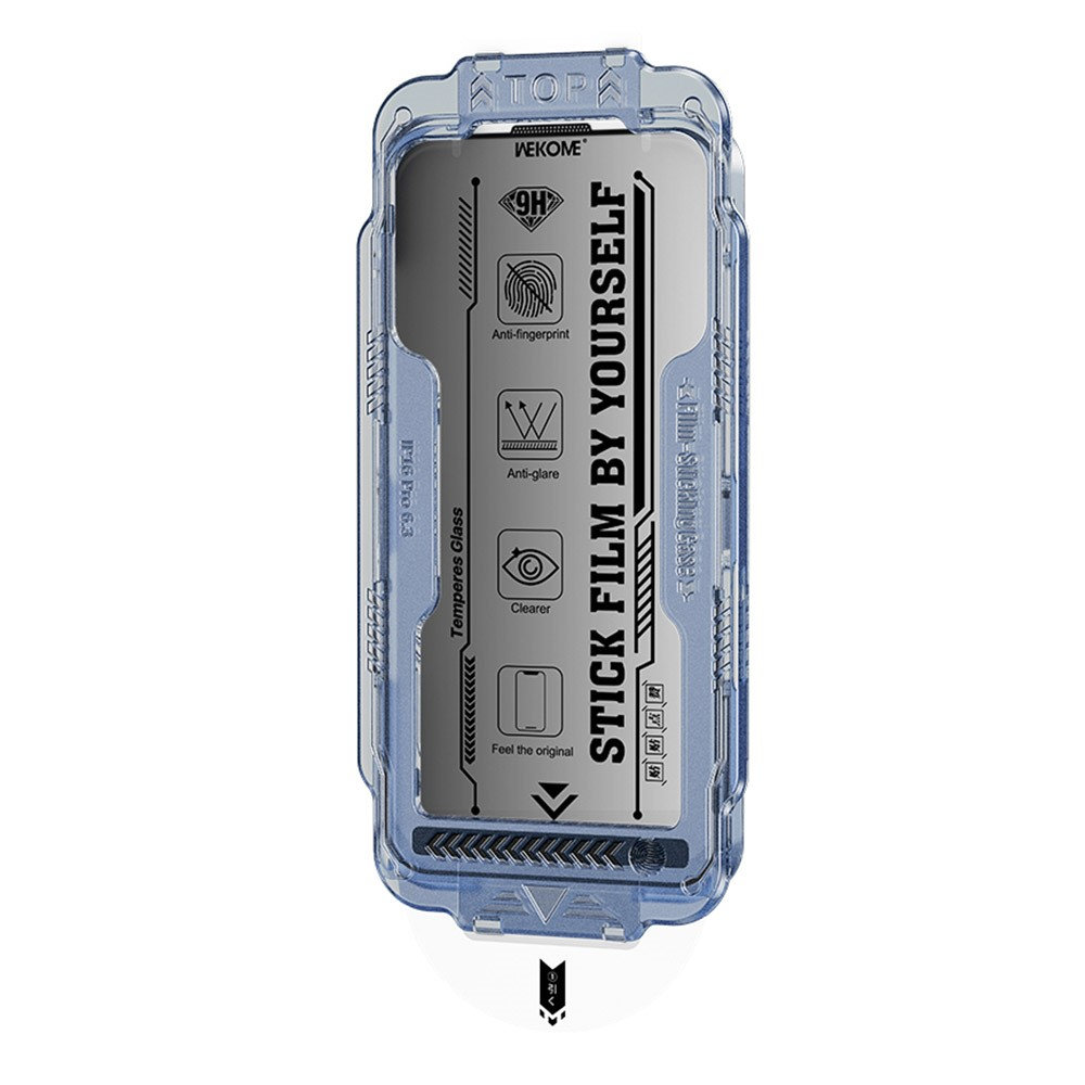 Un protecteur d'écran de téléphone dans un étui bleu transparent, avec du texte.