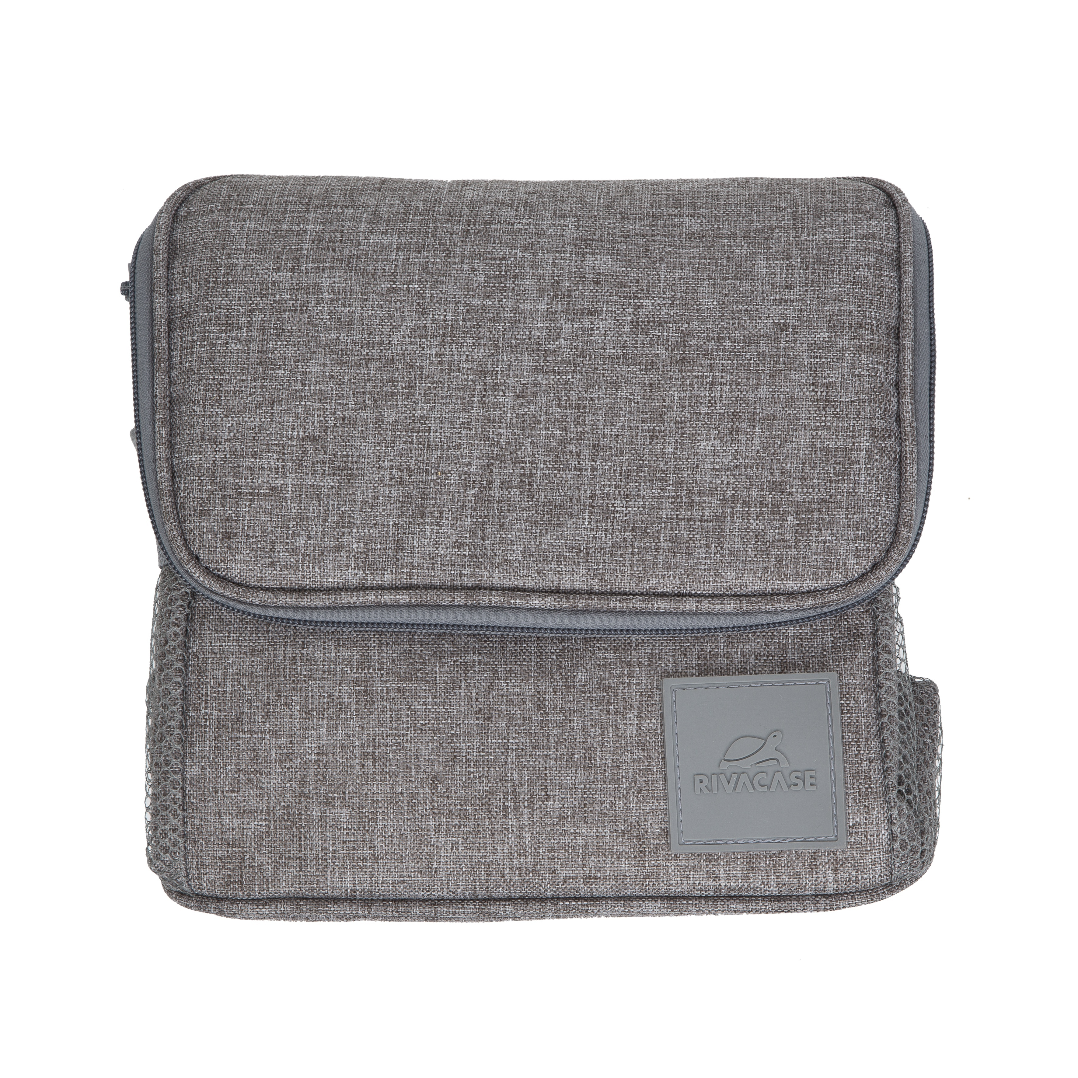 Graue Stofftasche mit Reißverschluss oben und unten. Rechteckiges Logo mit Schildkröte.