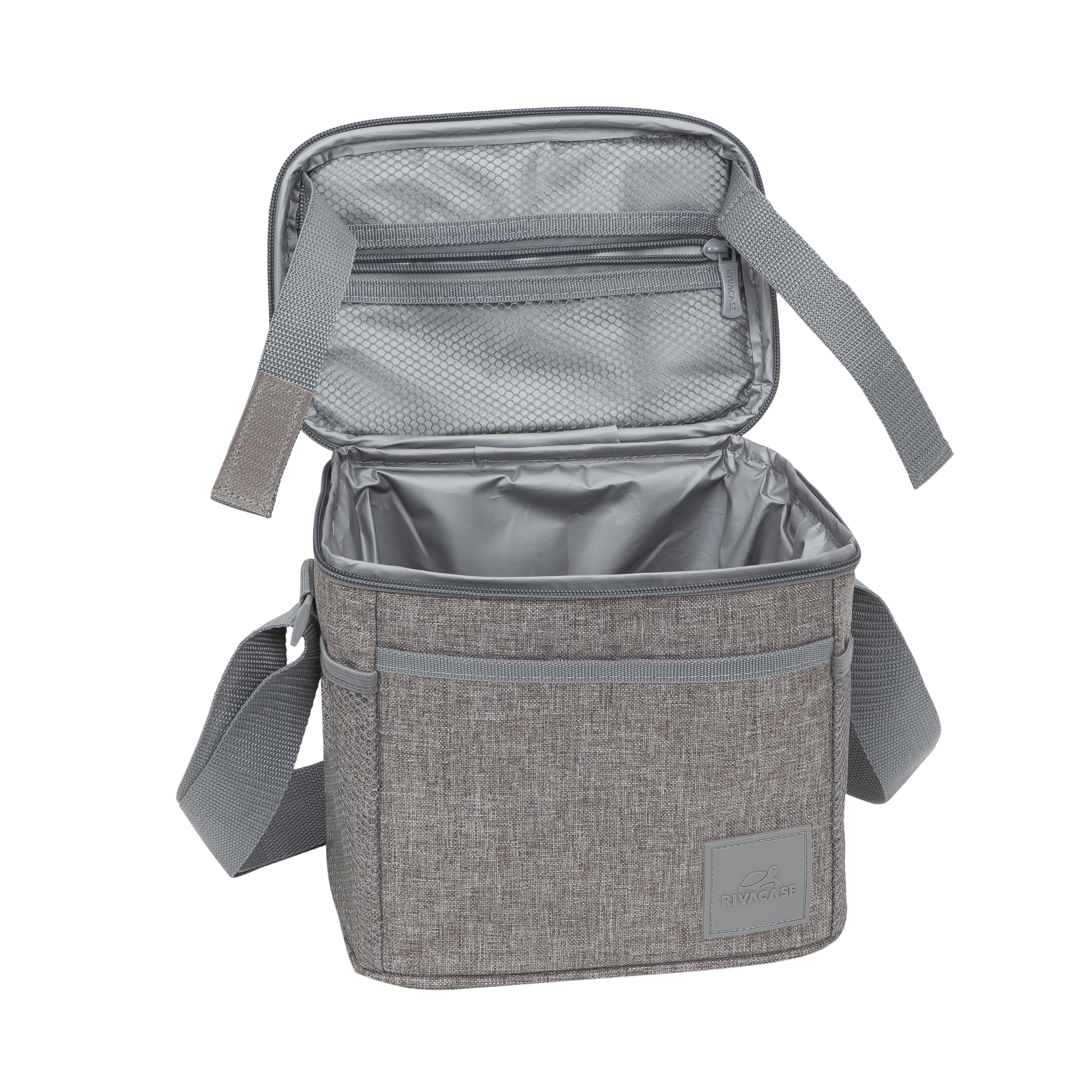 Graue Kühltasche mit offenem Deckel, Schultergurt und Netzfutter.