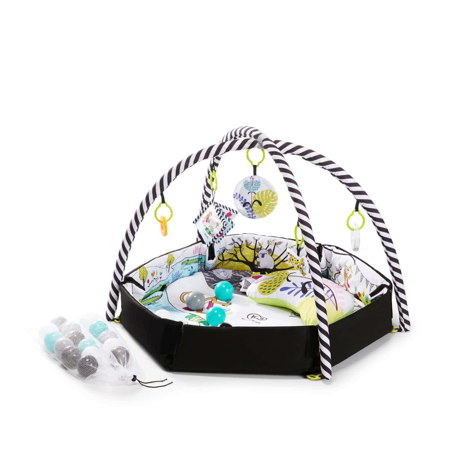 Baby-Spieldecke mit Spielbogen, Stofftieren und bunten Bällen auf weißem Hintergrund.