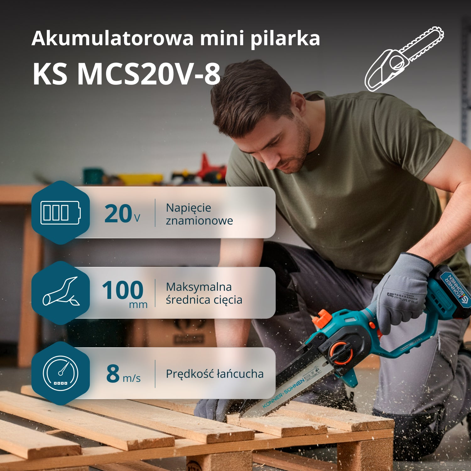 Mężczyzna używa akumulatorowej mini piły łańcuchowej do cięcia drewna. Widoczne specyfikacje.