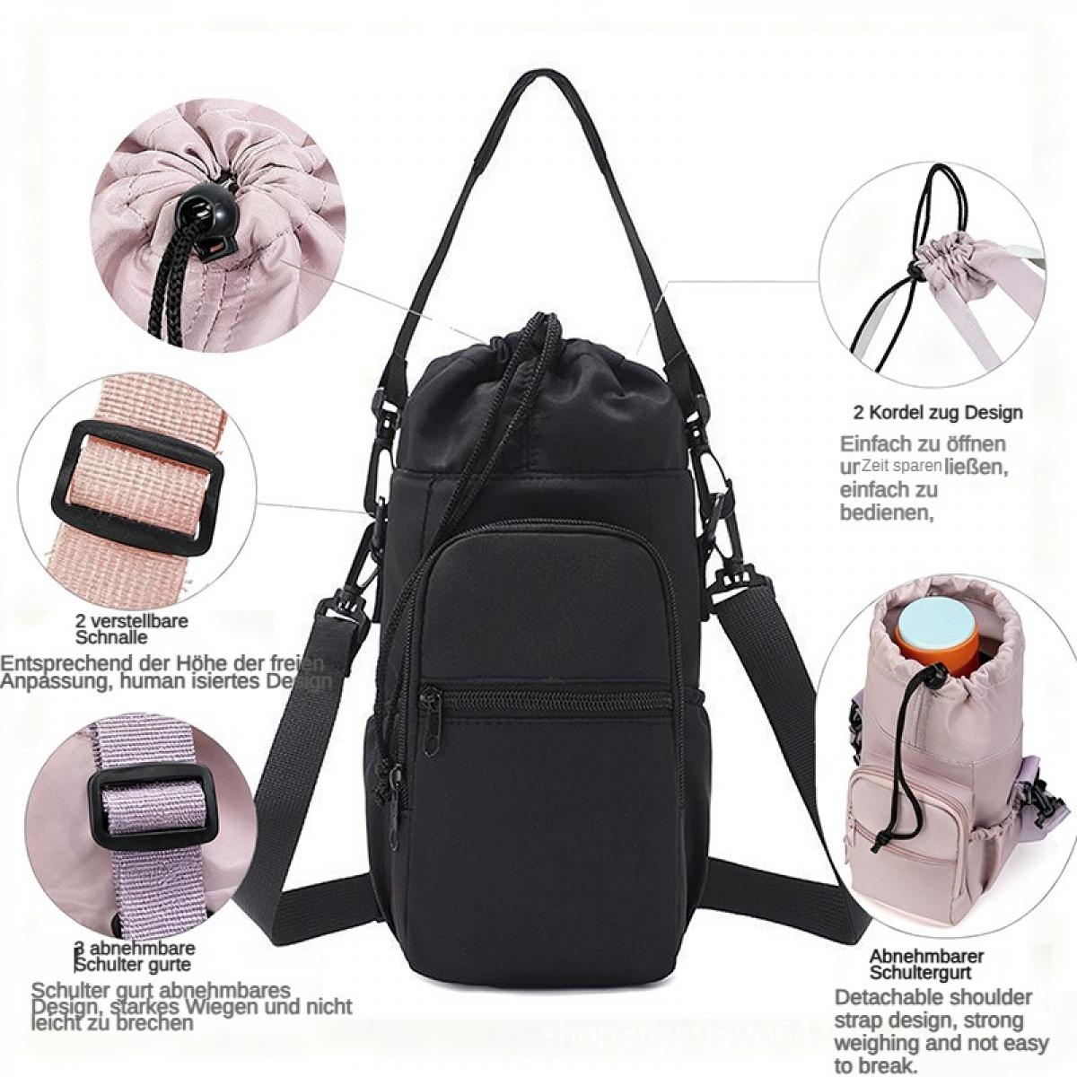 Schwarze Tasche mit Schnallen, Kordelzug und verstellbaren Gurten. Details sind hervorgehoben.