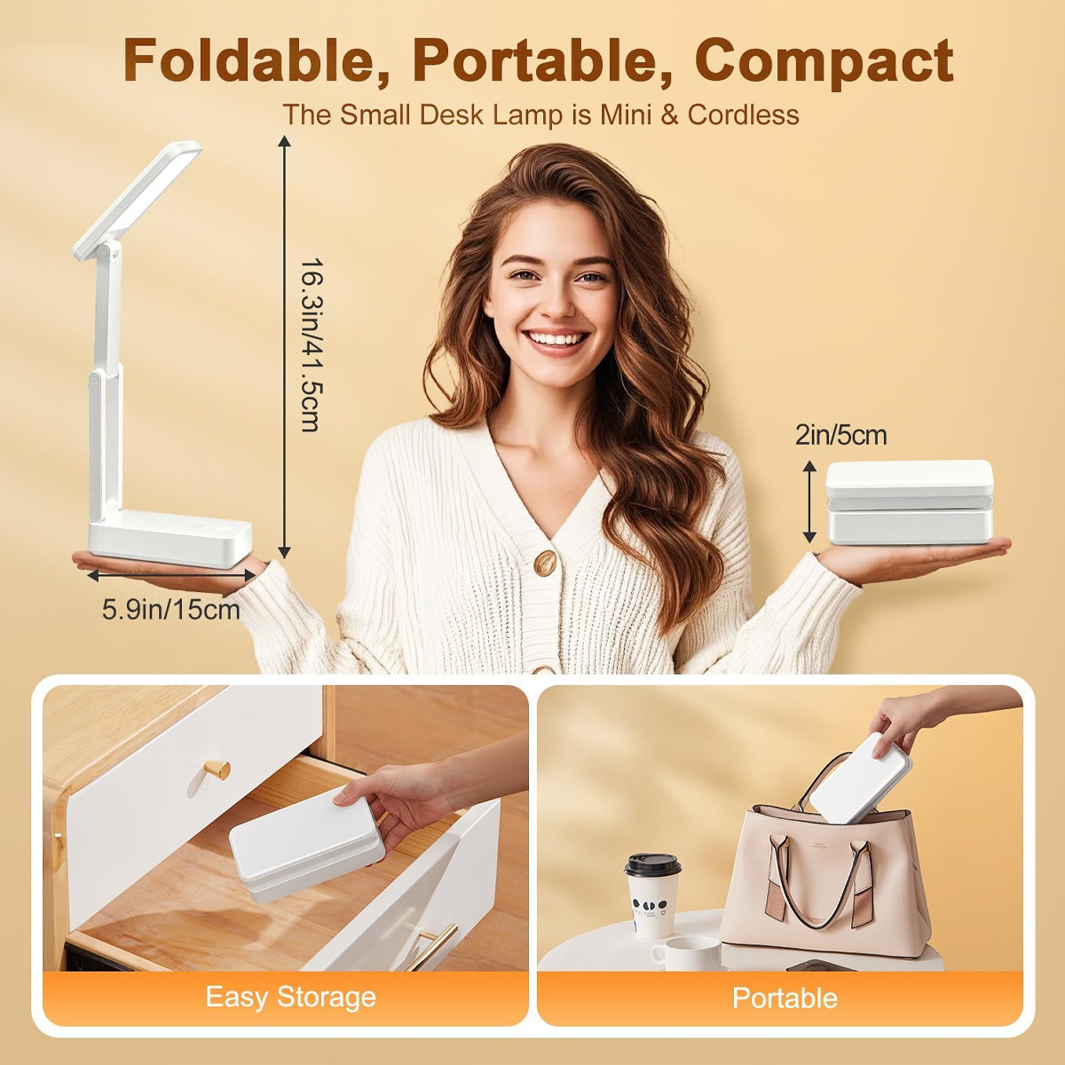 Eine Frau hält eine faltbare Schreibtischlampe und zeigt ihre Kompaktheit und Portabilität.