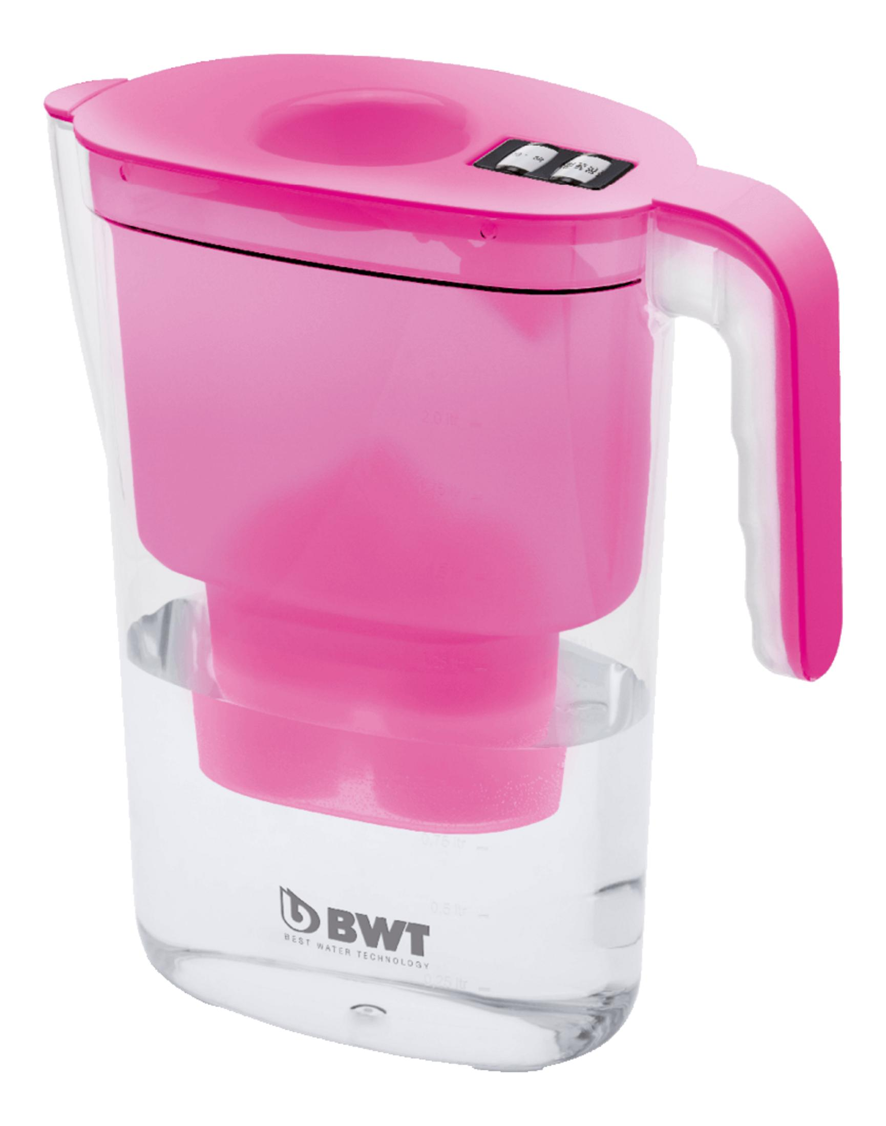 Una caraffa filtrante per acqua rosa con base trasparente e display digitale.