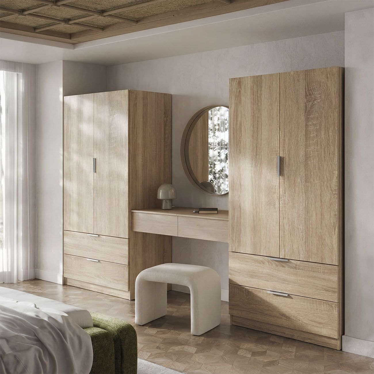 Armarios de madera, tocador con espejo y taburete en un dormitorio luminoso.