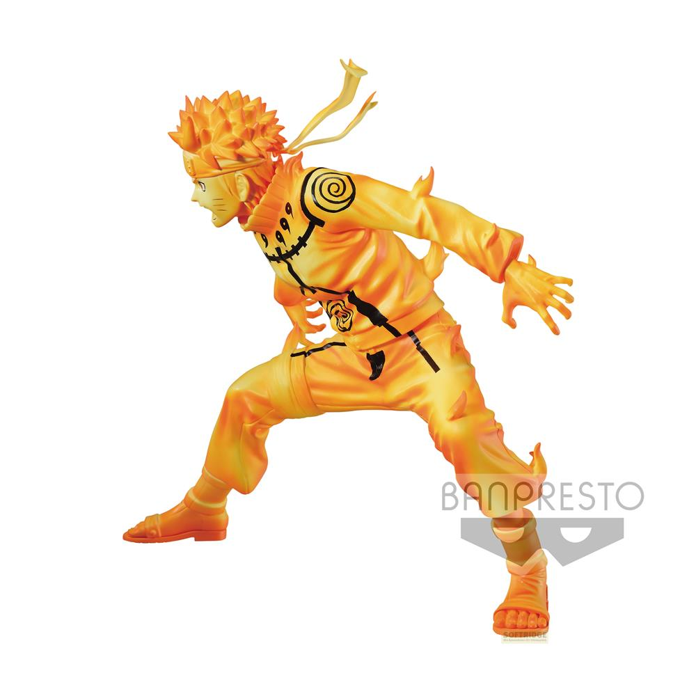 Figura naranja de Naruto en Modo Sabio, pose dinámica, fondo blanco.