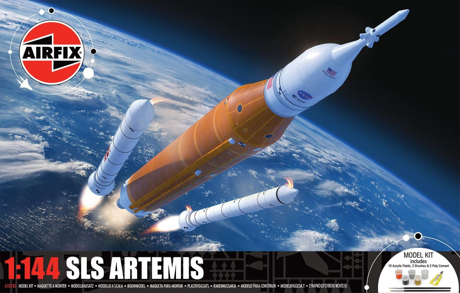 Model zestawu rakiety SLS Artemis startującej nad Ziemią, z logo Airfix.