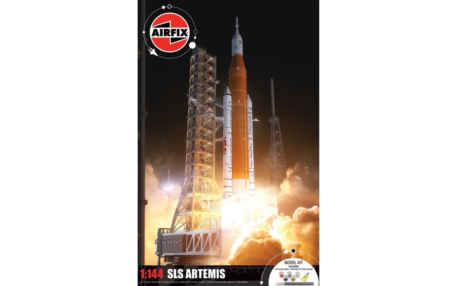 Model Airfix 1:144 SLS Artemis startujący z dymem i płomieniami.