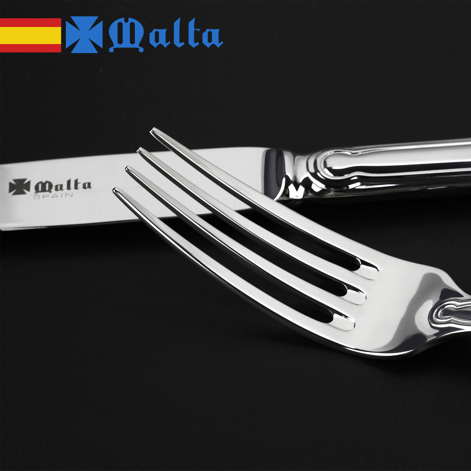 Un tenedor y un cuchillo con el logo de Malta y la bandera española sobre fondo negro.