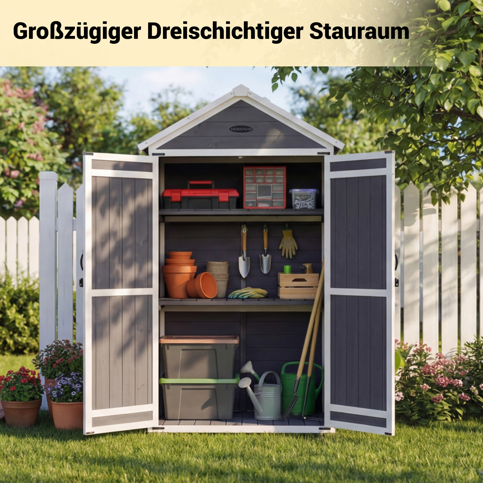 Ein offener grauer Gartenschrank mit Werkzeugen, Töpfen und Aufbewahrungsboxen.