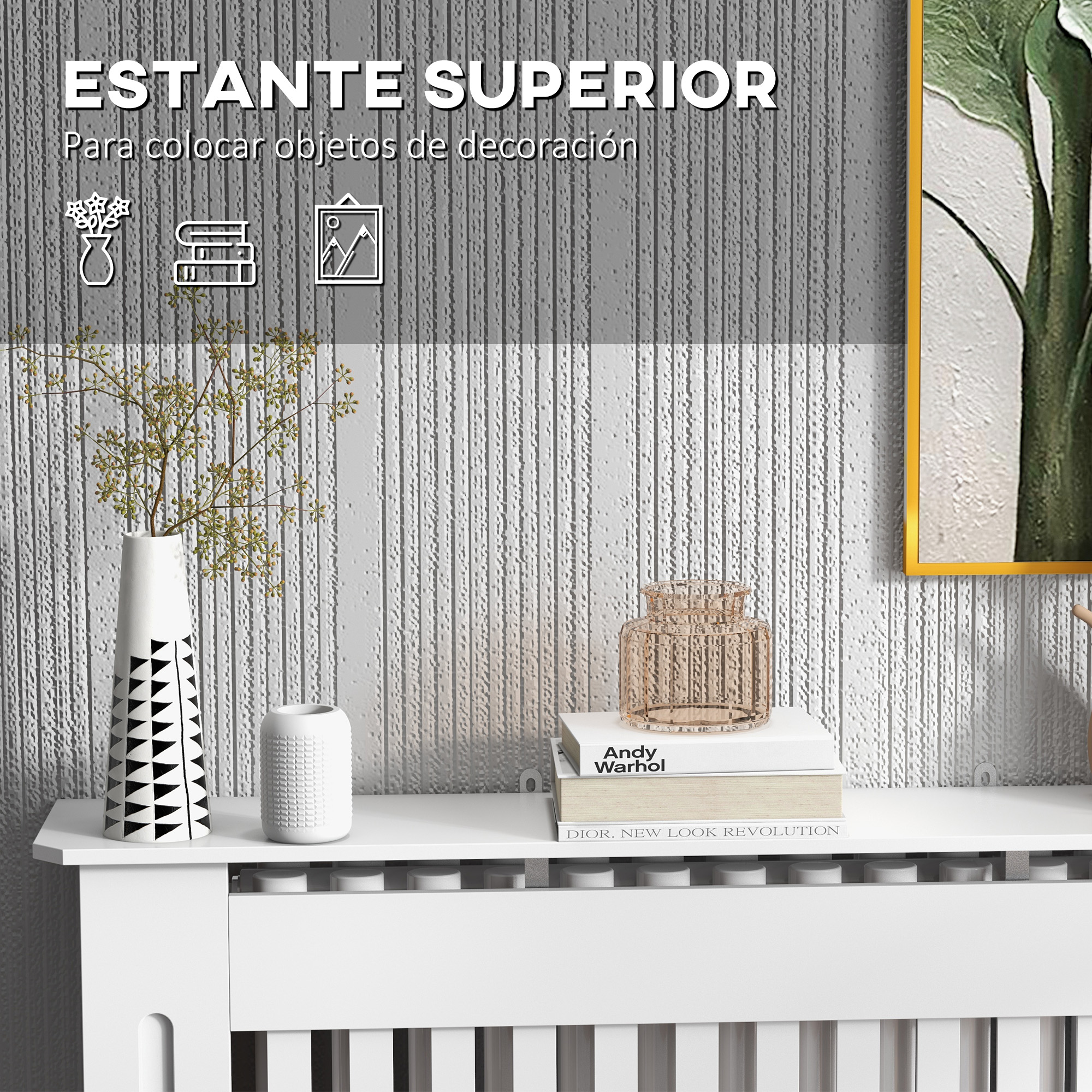 Un estante blanco exhibe artículos decorativos: un jarrón con ramas, un jarrón estampado y libros.