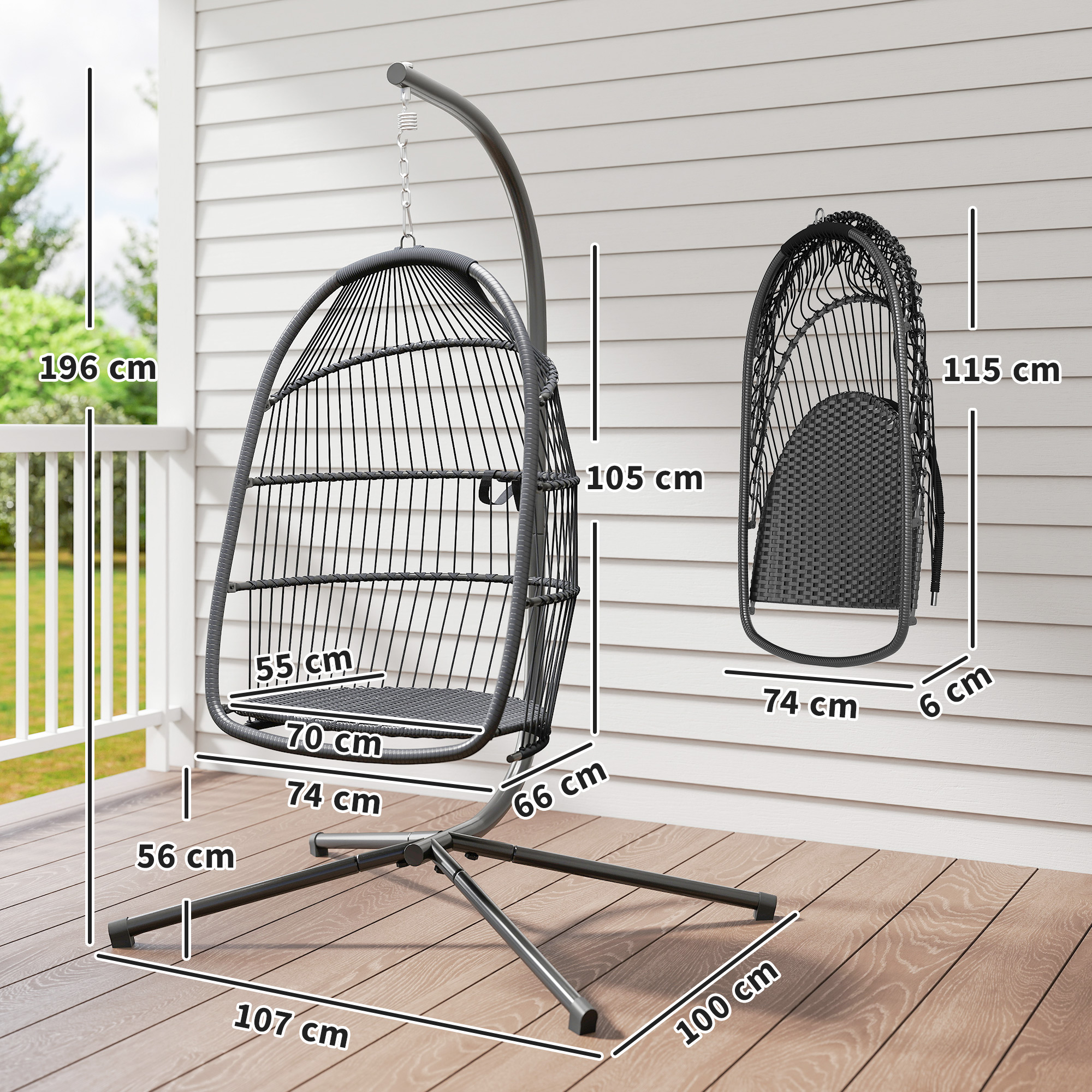 Una silla colgante gris con soporte metálico en una terraza de madera, con medidas.