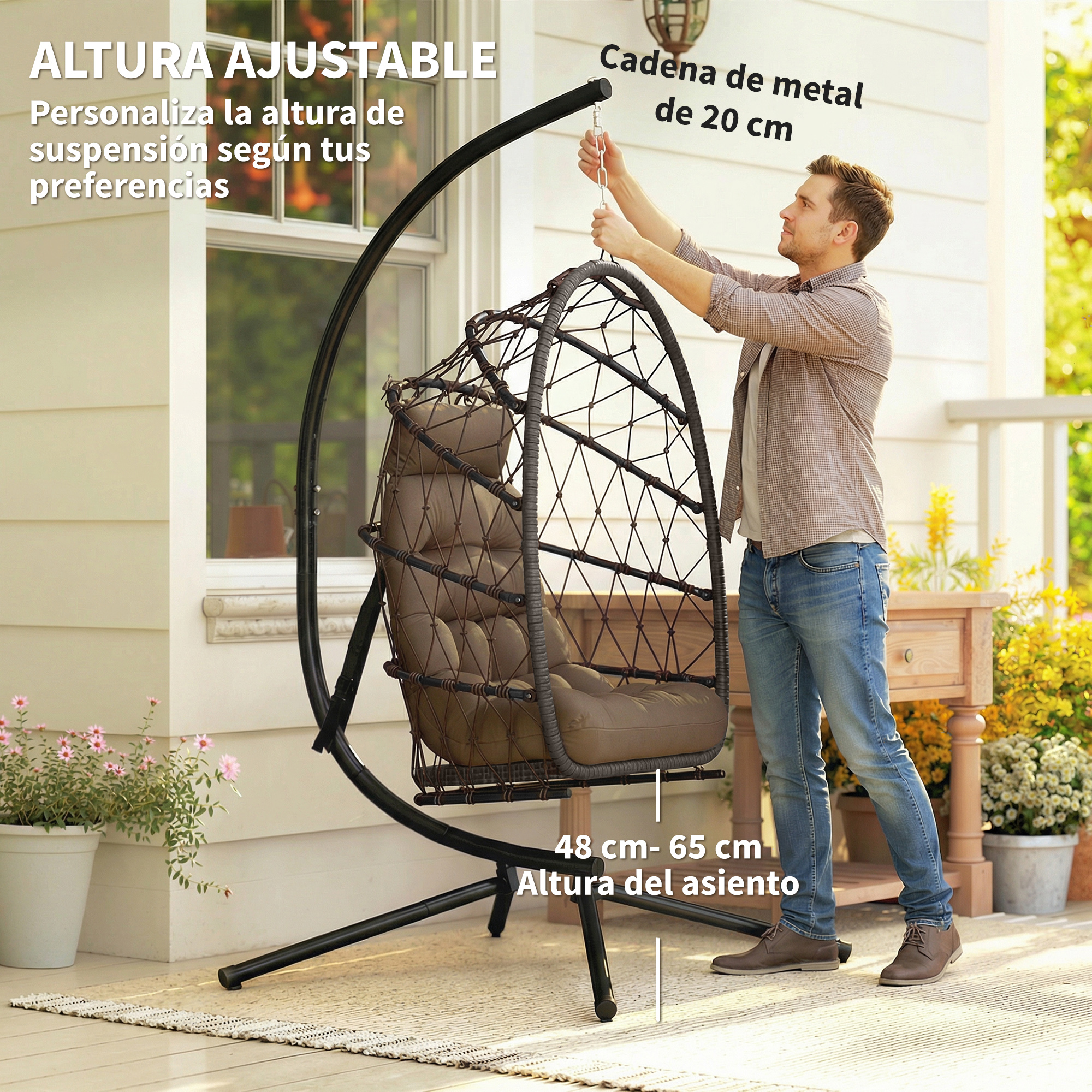 Hombre ajusta columpio con altura de asiento ajustable y cadena de metal.