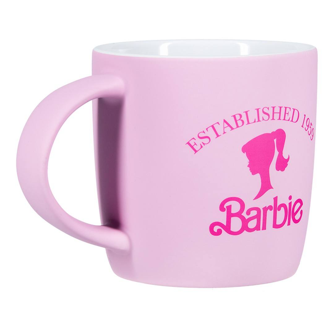 Różowy kubek Barbie z napisem "Established 1959" i logo Barbie.