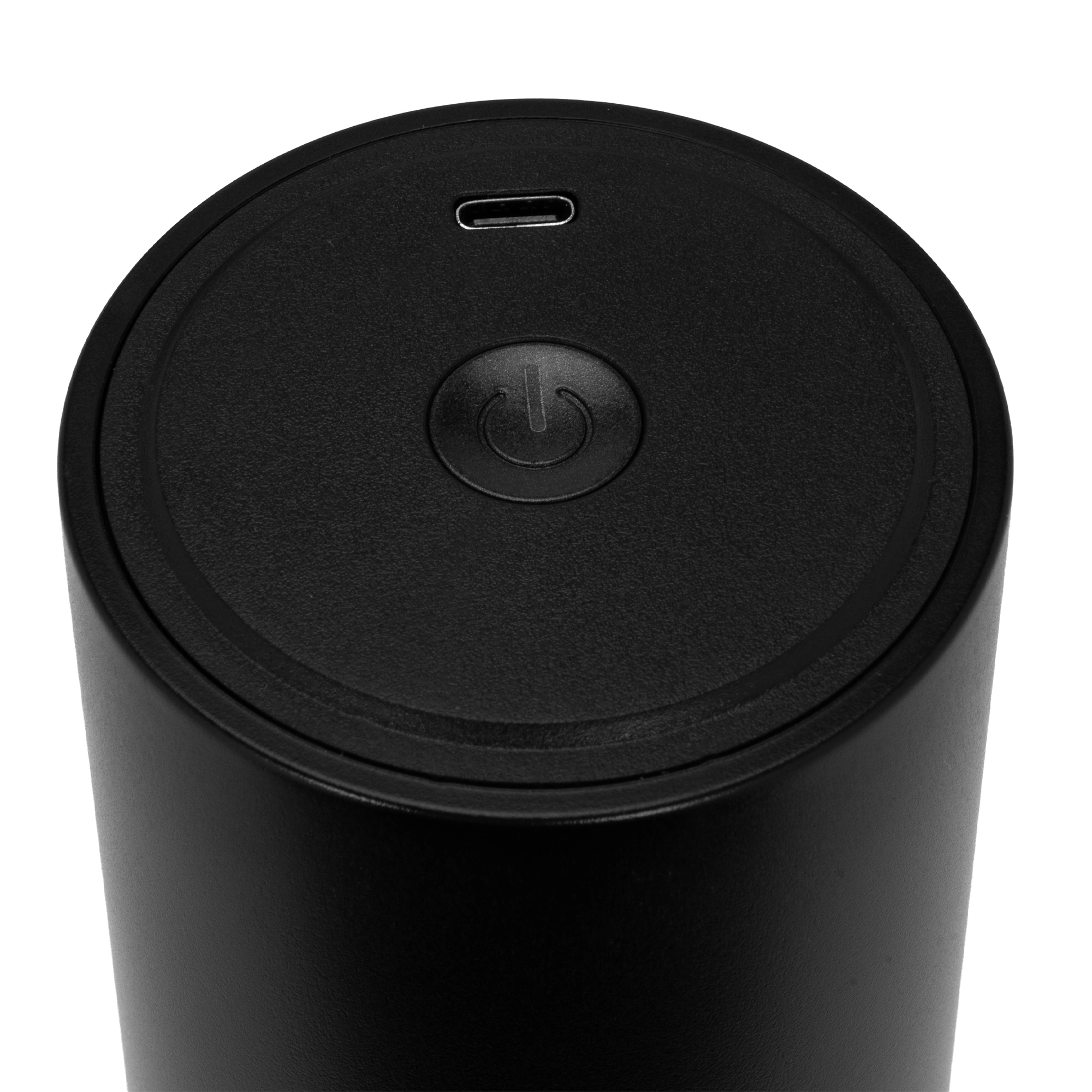 Czarna okrągła nasadka z symbolem zasilania i portem USB-C.