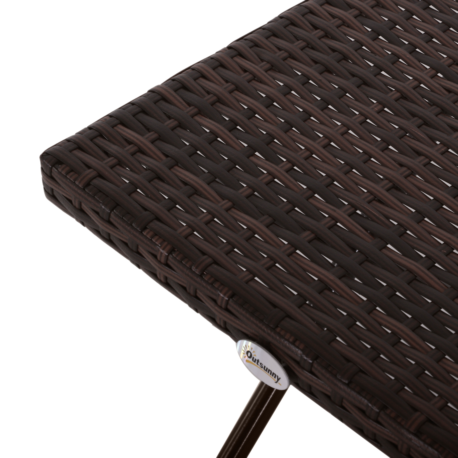 Tejido de ratán marrón oscuro en una mesa o silla, con logo de Outsunny.