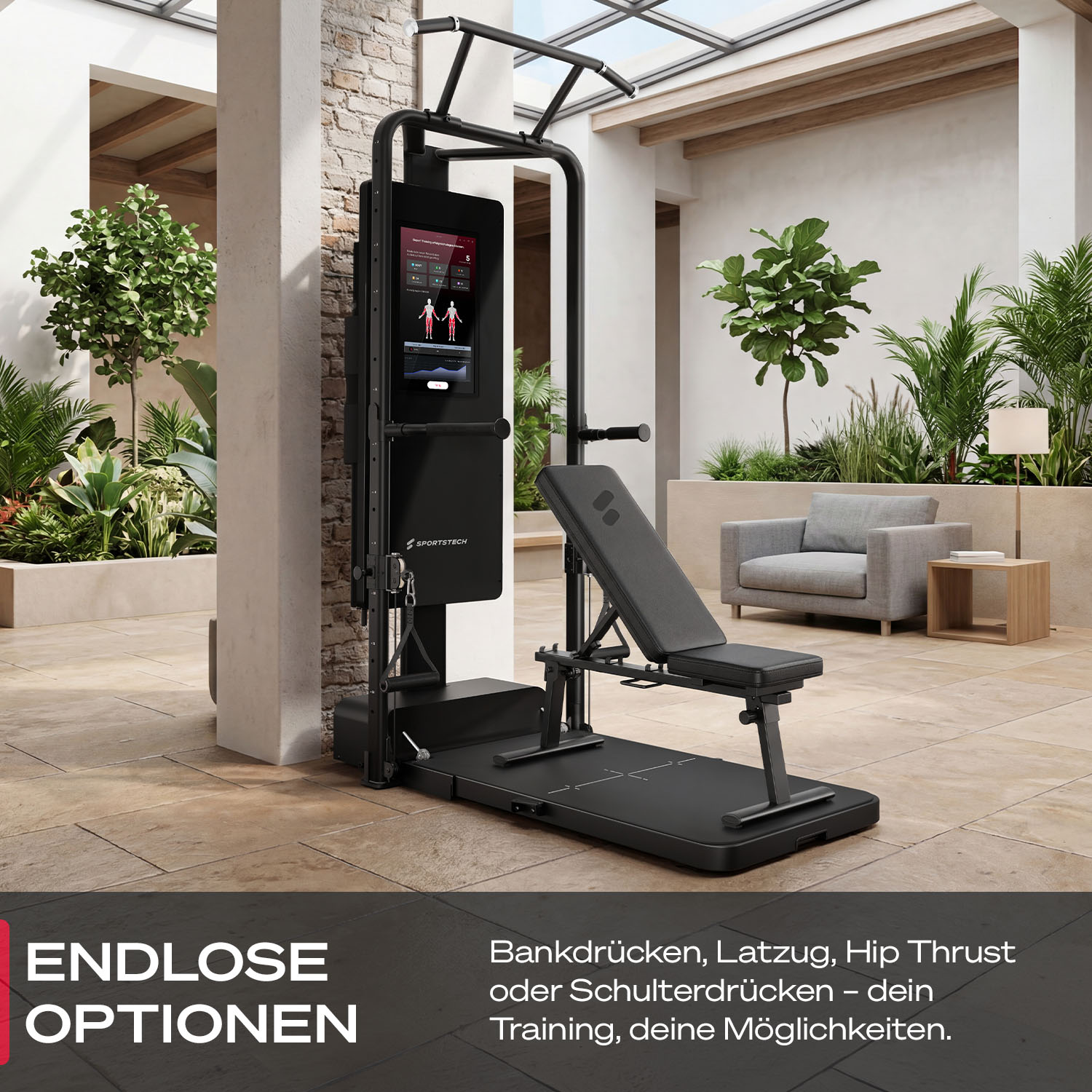Ein schwarzes Homegym-Gerät mit Bank und Bildschirm in einem hellen Raum mit Pflanzen.