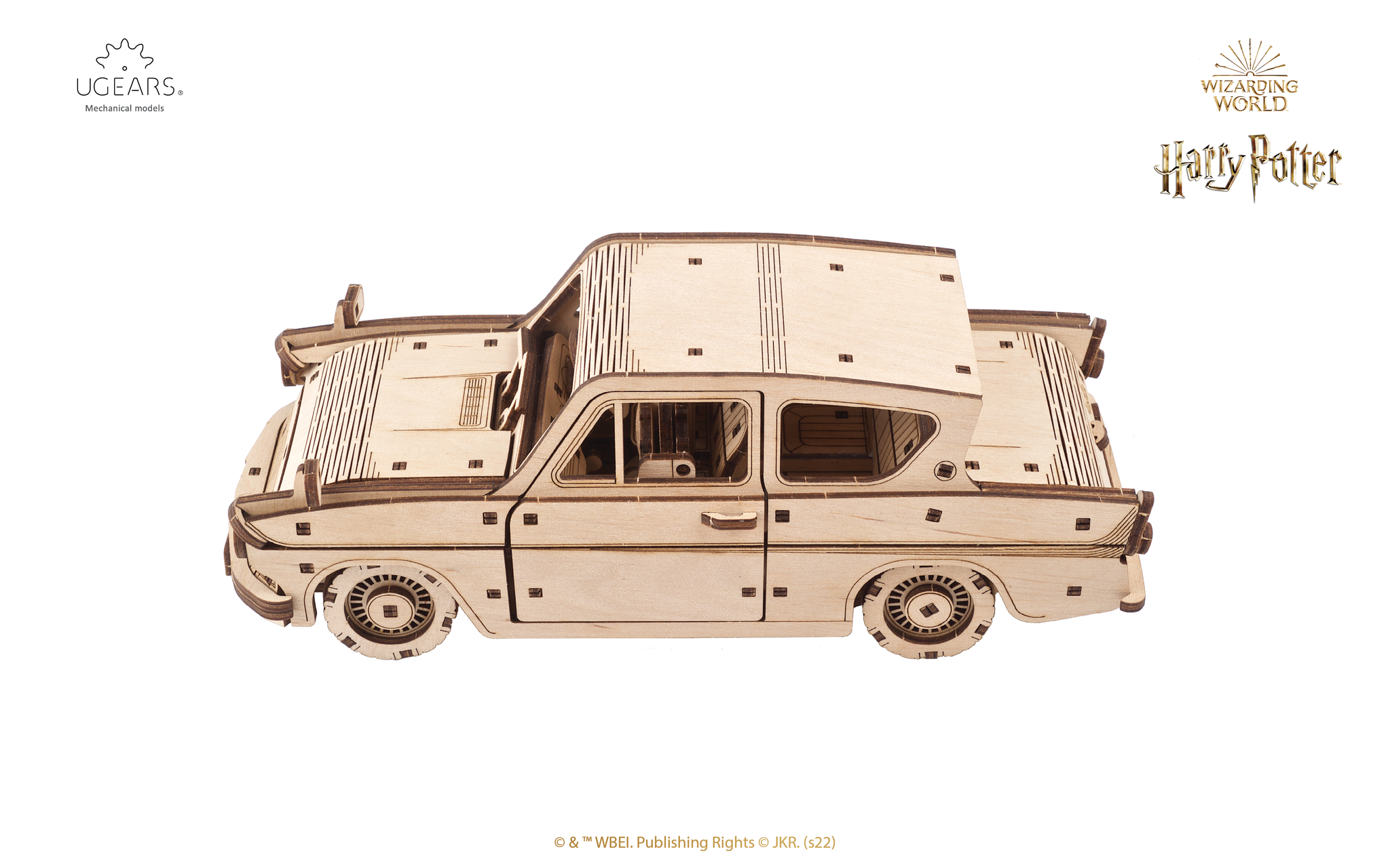Holzmodell des fliegenden Ford Anglia aus Harry Potter auf weißem Hintergrund.