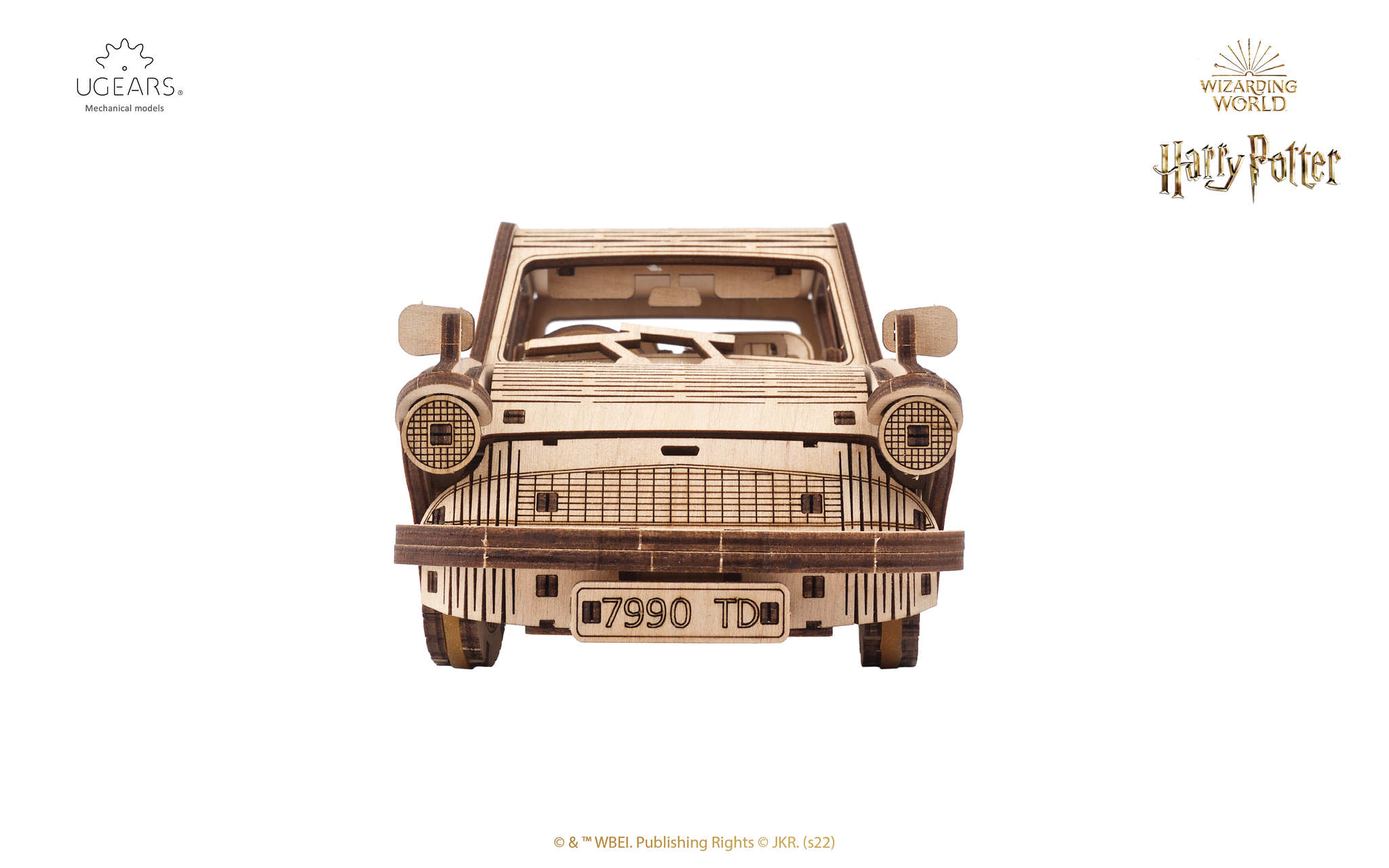 Ein hölzernes Modell des Ford Anglia von UGEARS mit dem Kennzeichen 7990 TD.