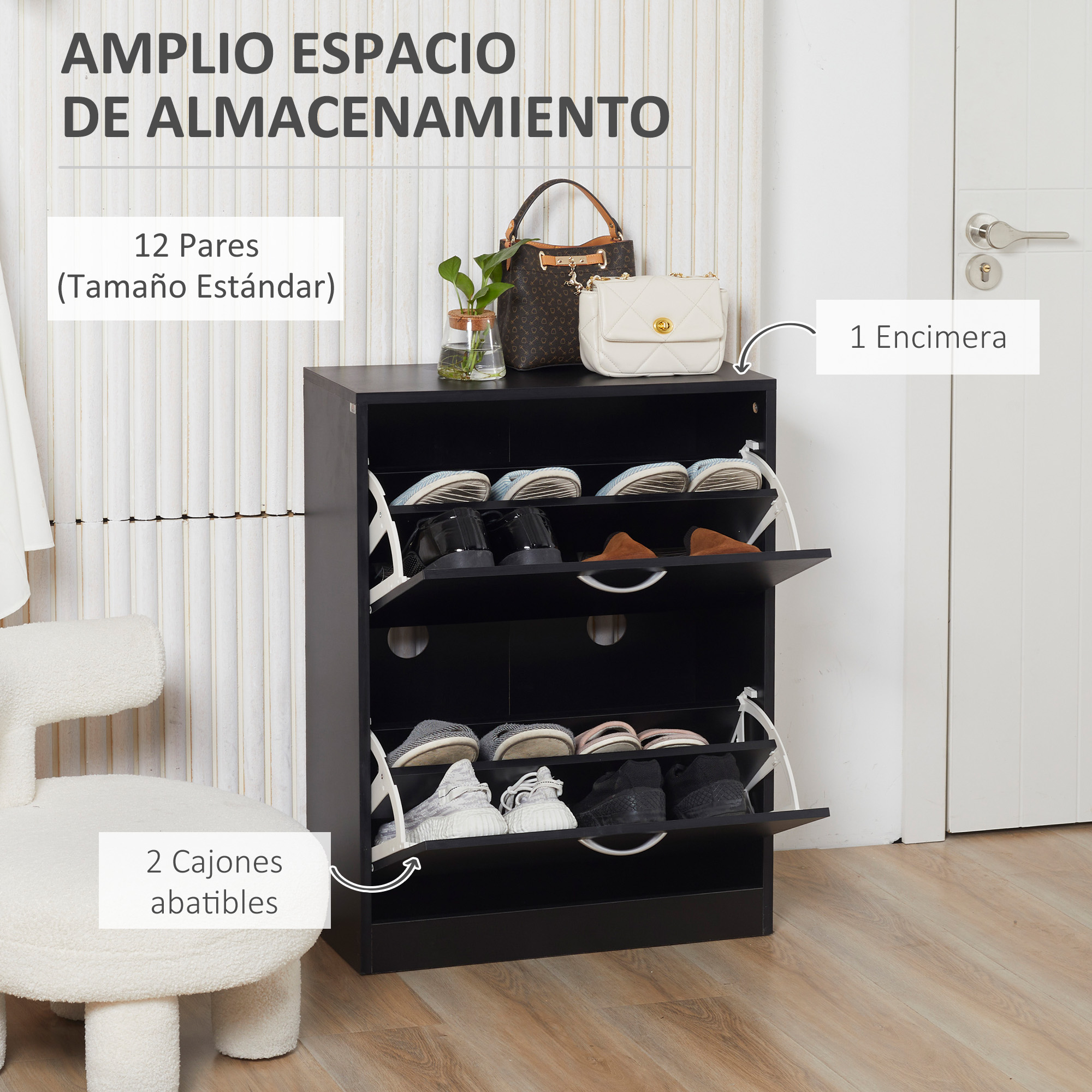 Zapatero negro con 3 puertas abatibles, lleno de zapatos. Dos bolsos encima.