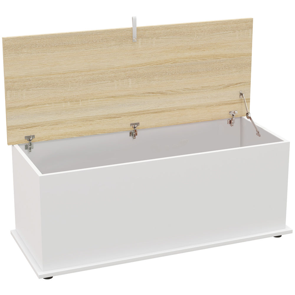 Arcón blanco abierto con tapa de madera y bisagras metálicas.