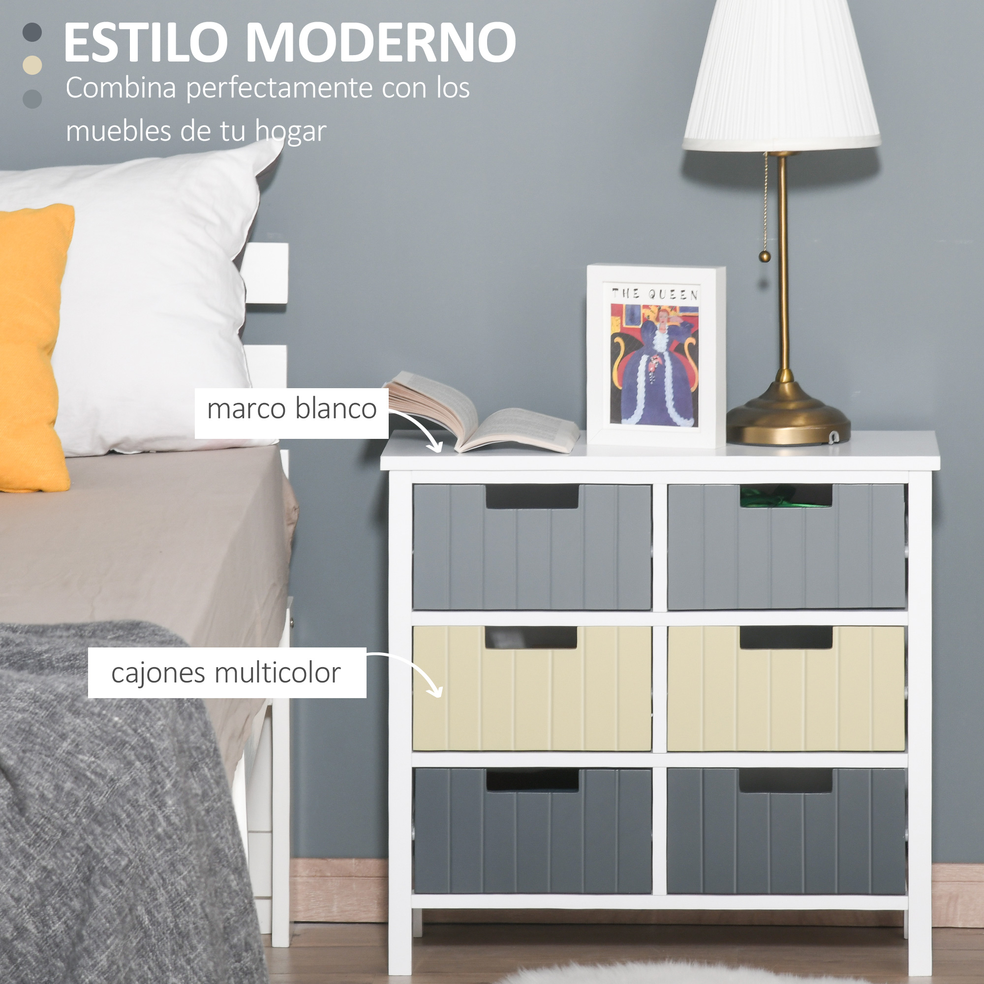 Una mesita de noche con cajones grises y beige junto a una cama con almohadas blancas.