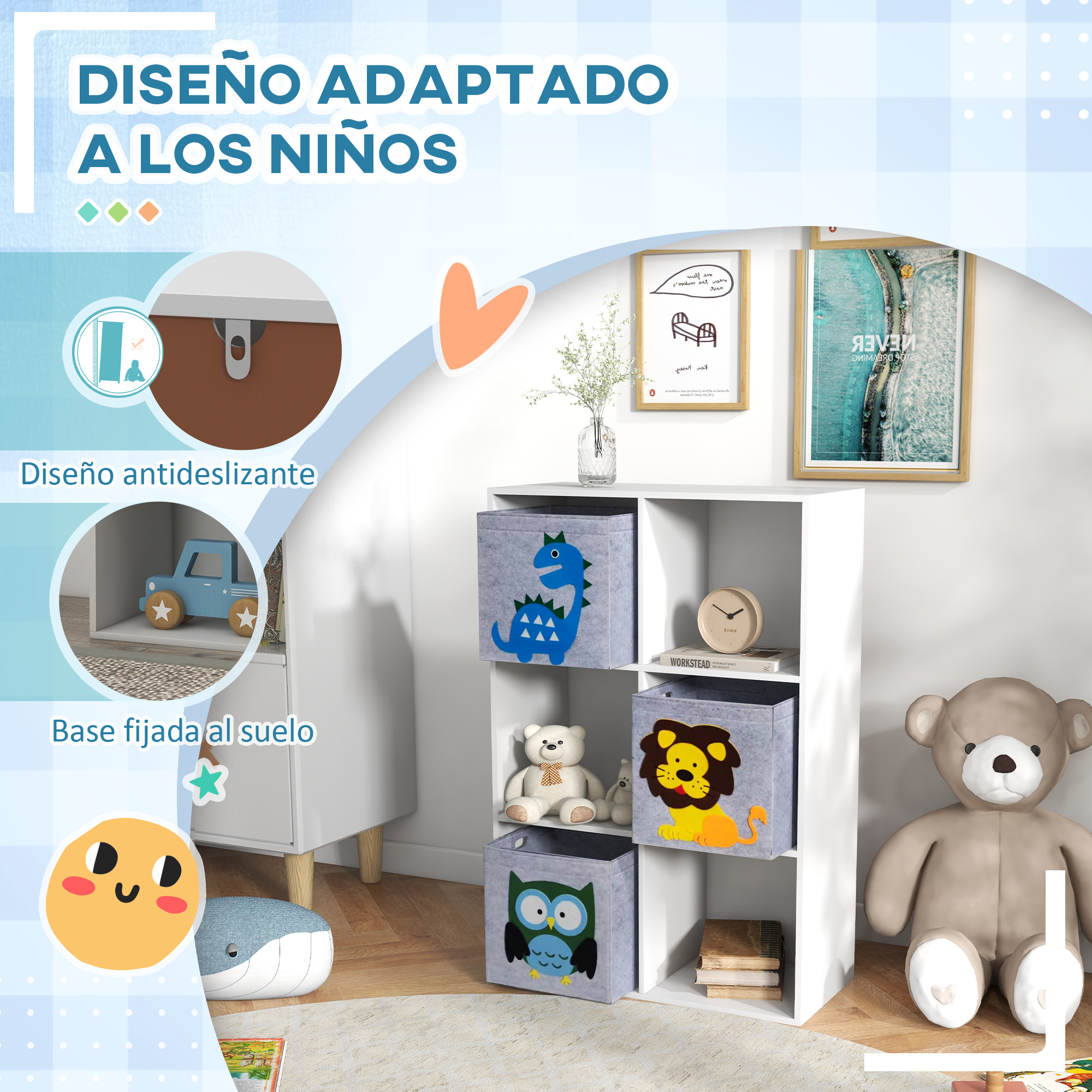 Habitación infantil con estantería blanca, cubos de tela con animales, ositos y cuadros.