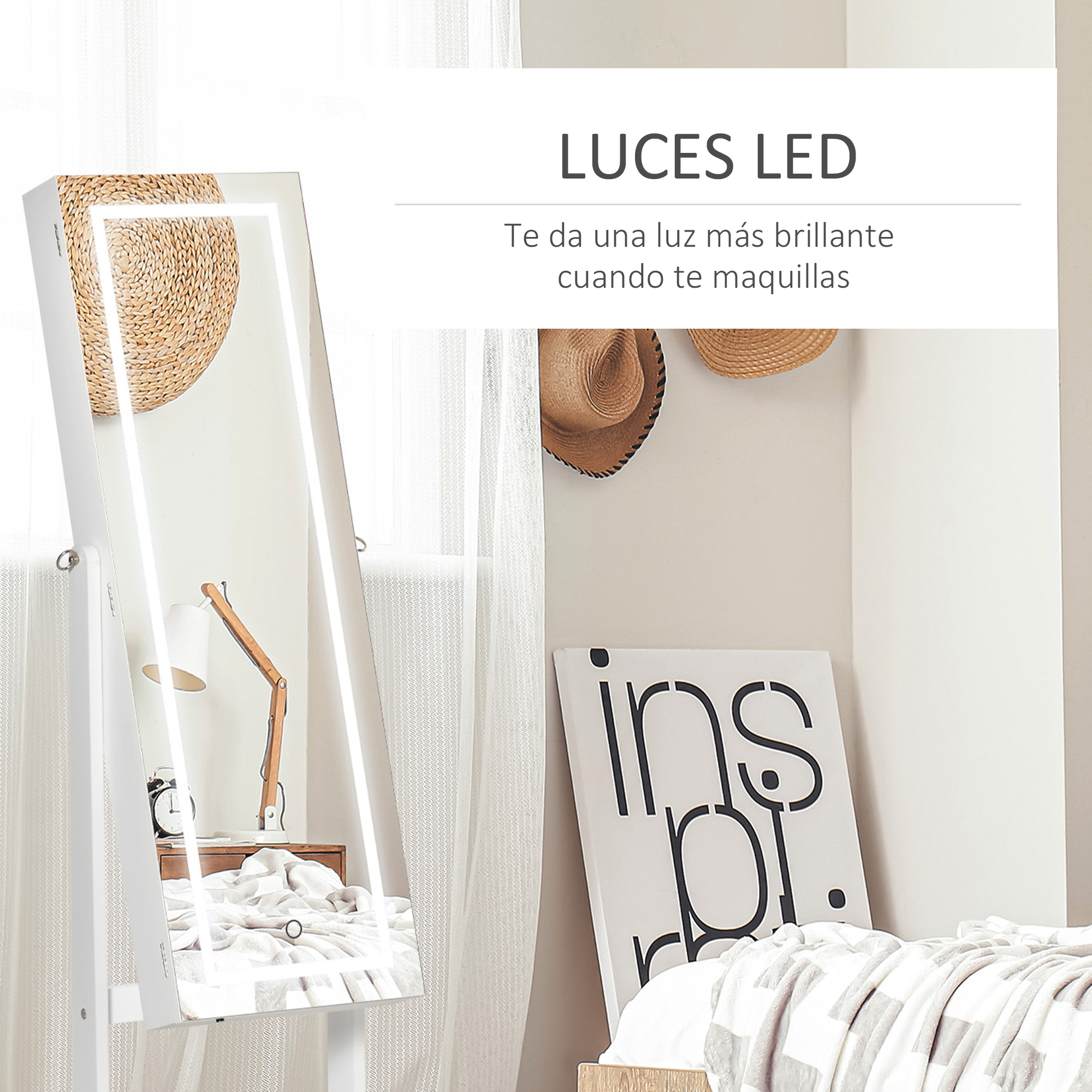 Un espejo de maquillaje blanco con LED y un sombrero tejido al fondo.
