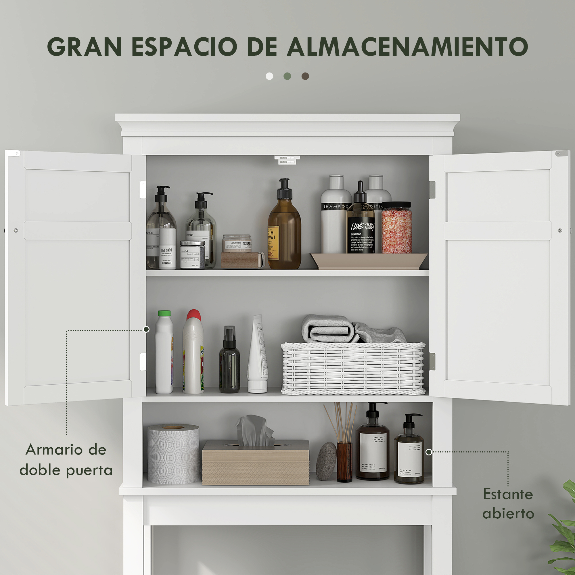Gabinete blanco abierto con productos de baño en varios estantes.