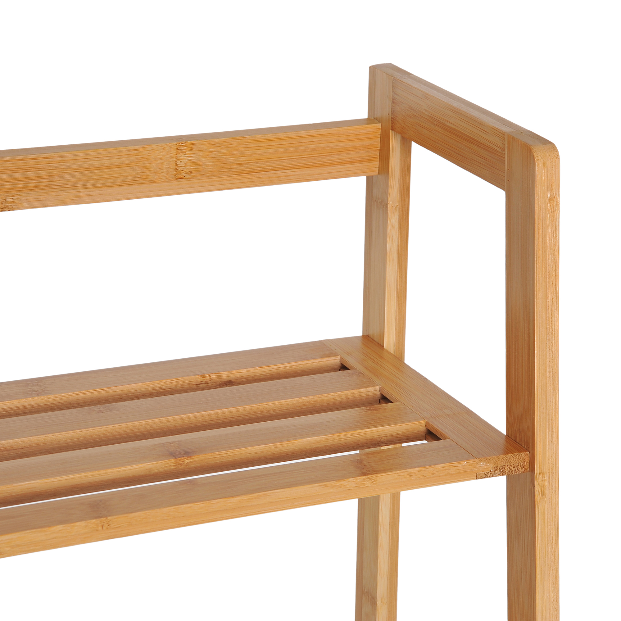 Una estantería de madera de varios niveles, hecha de bambú.
