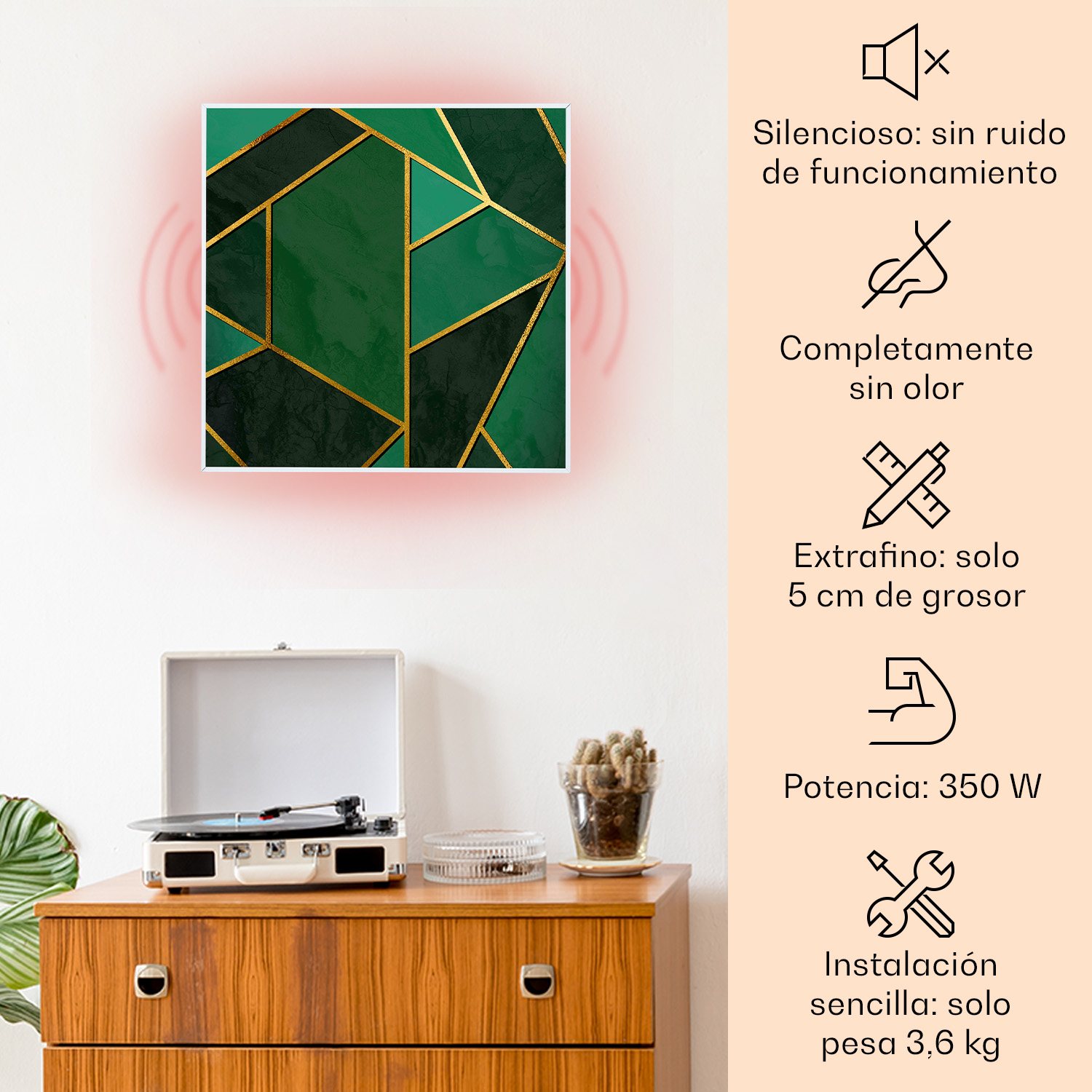 Una stufa con motivo marmorizzato verde e linee dorate è appesa al muro.