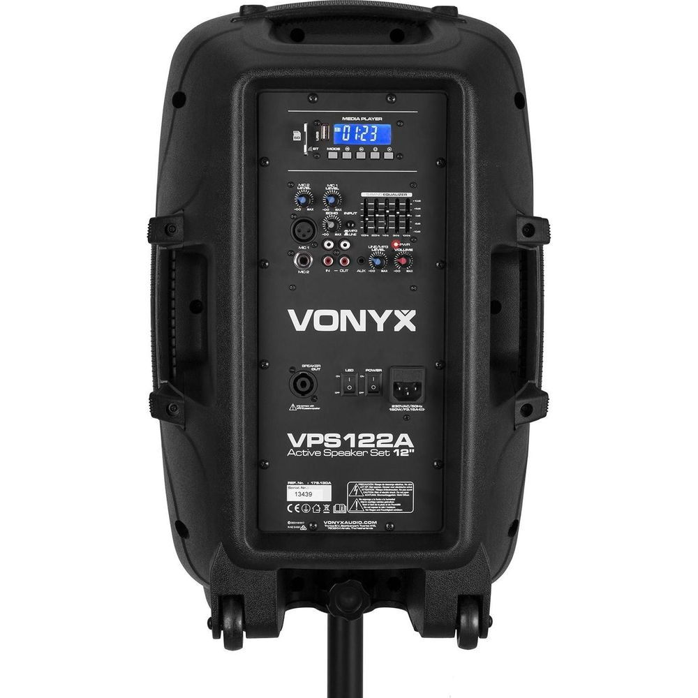 Parte posterior de un altavoz activo Vonyx VPS122A negro con puertos y controles.