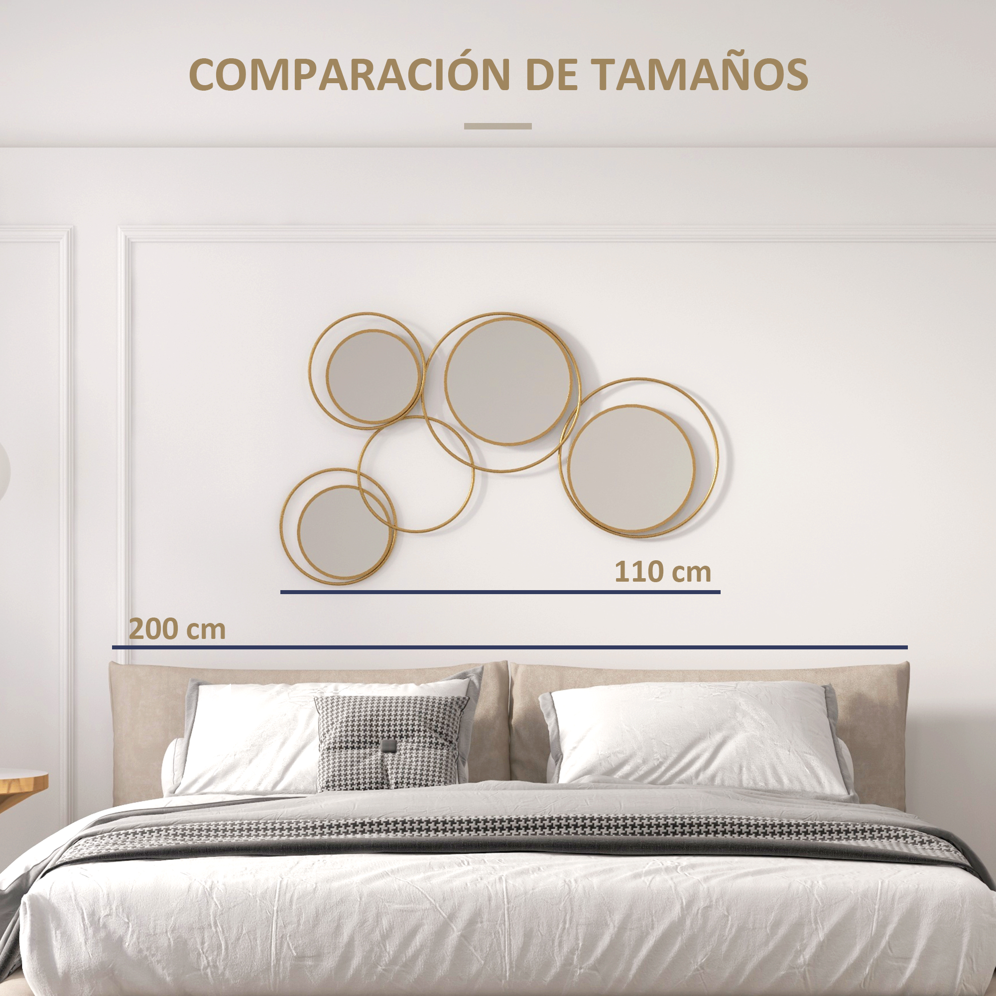 Decoración de pared dorada circular sobre una cama blanca con cojines.