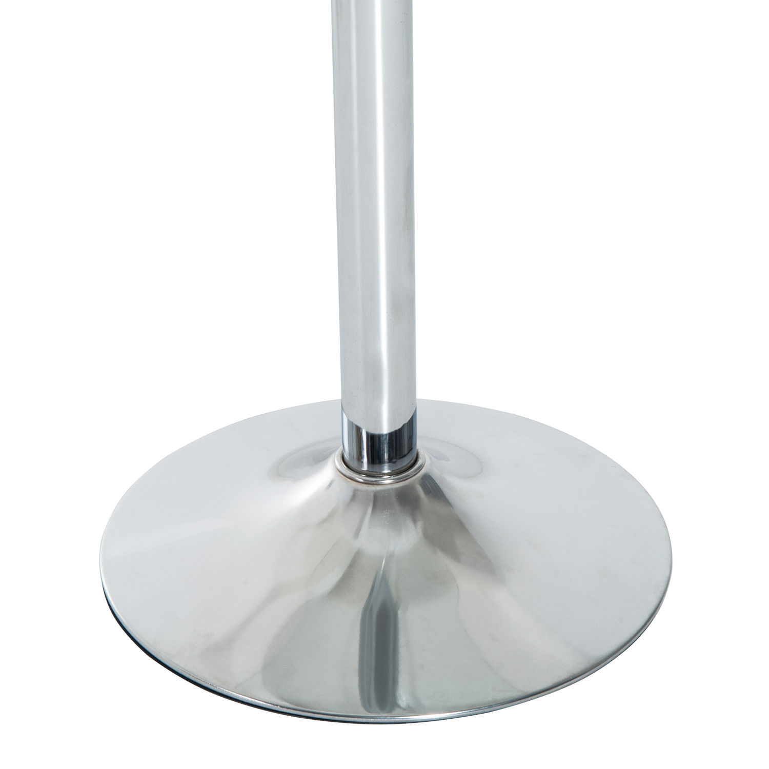 Base cromada de silla con pedestal redondo y brillante y poste vertical.