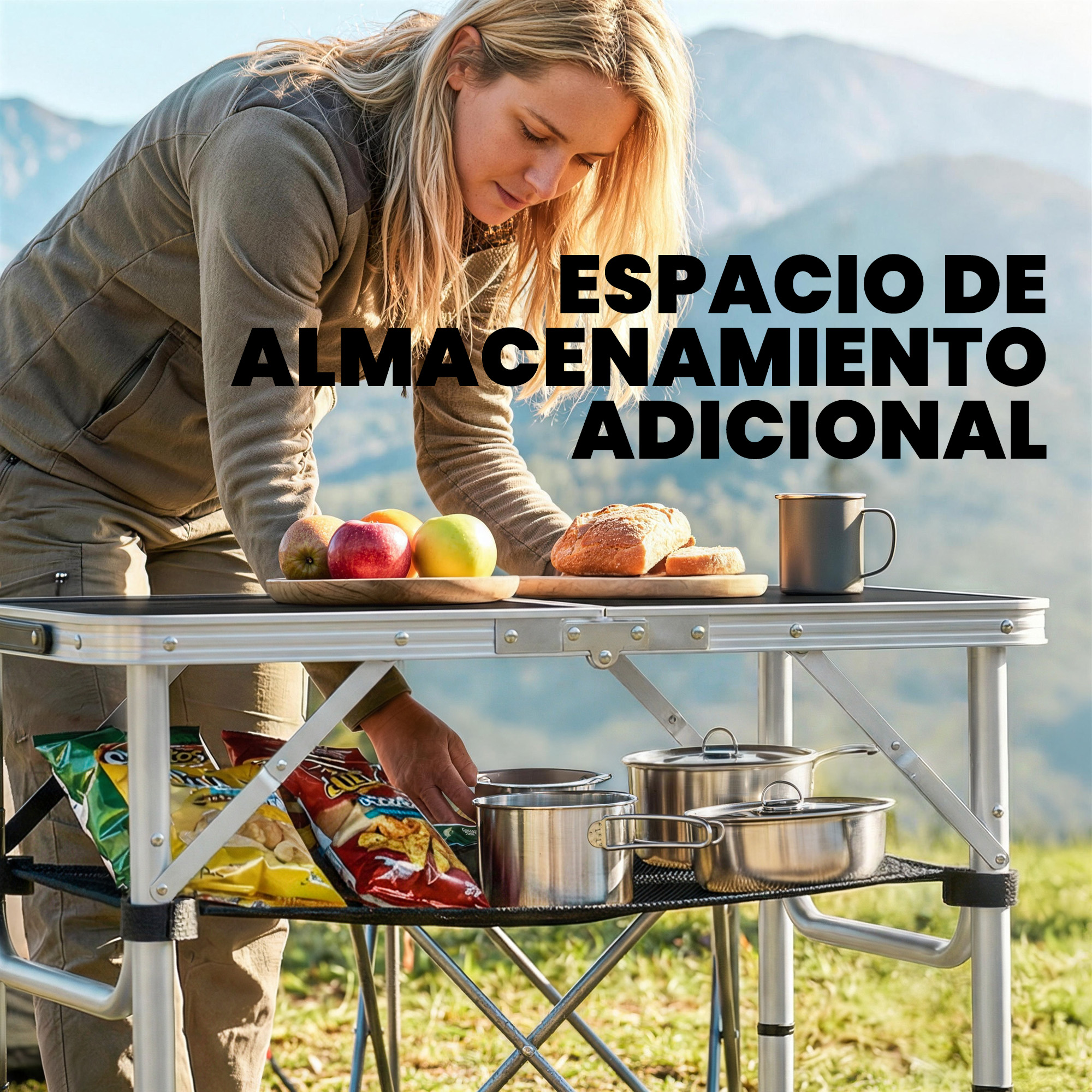 Mujer organiza comida y utensilios de cocina en mesa plegable portátil al aire libre.