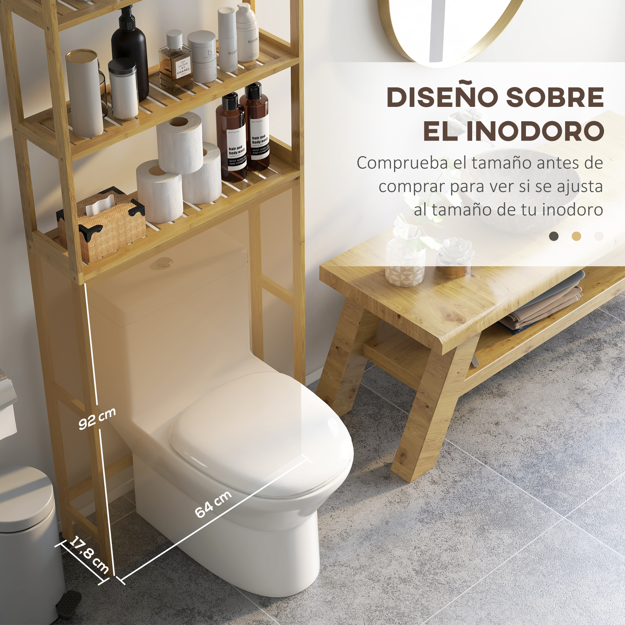 Un estante de madera con artículos de tocador sobre un inodoro, al lado de un taburete de madera.