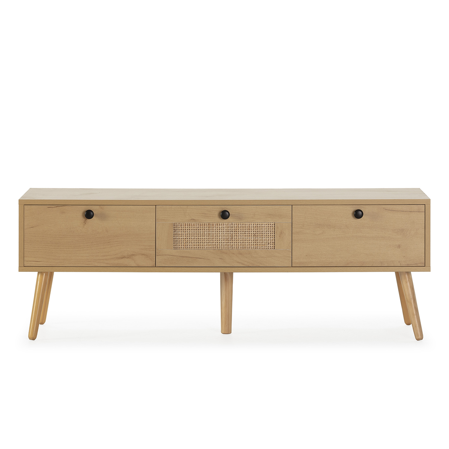 Mueble de salón de madera marrón con tres cajones y detalle de ratán.