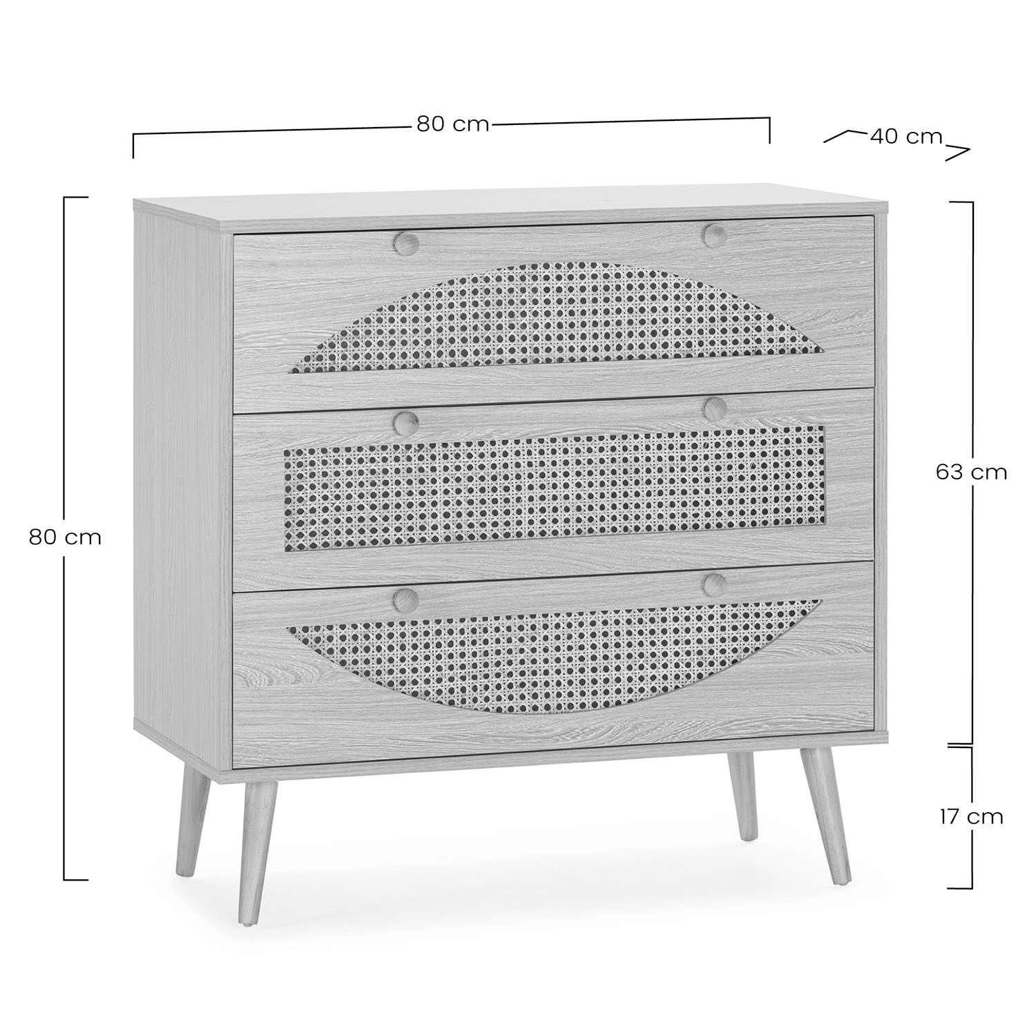Cómoda de madera clara con tres cajones con frentes de mimbre y pomos redondos.