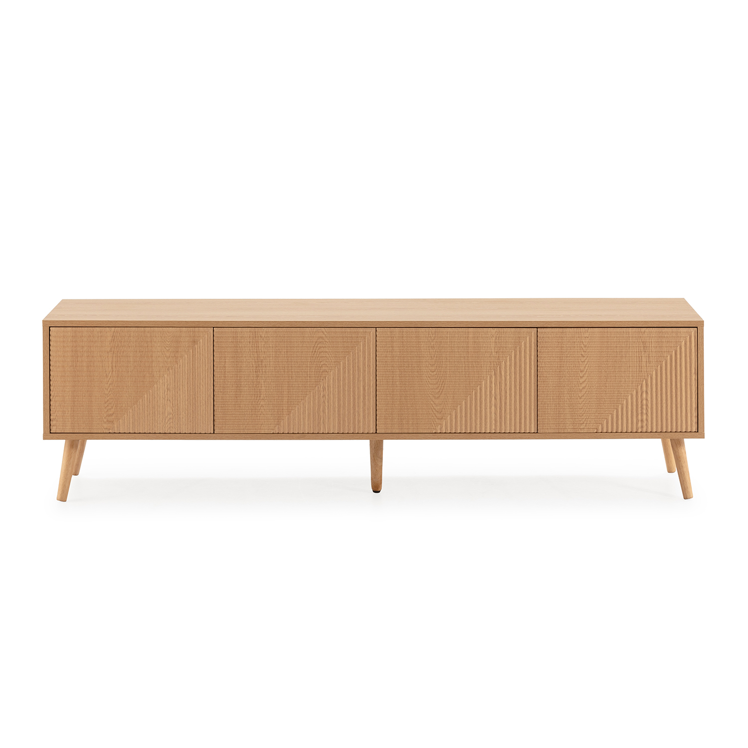 Un mueble de TV de madera marrón claro con cuatro puertas y patas cónicas.