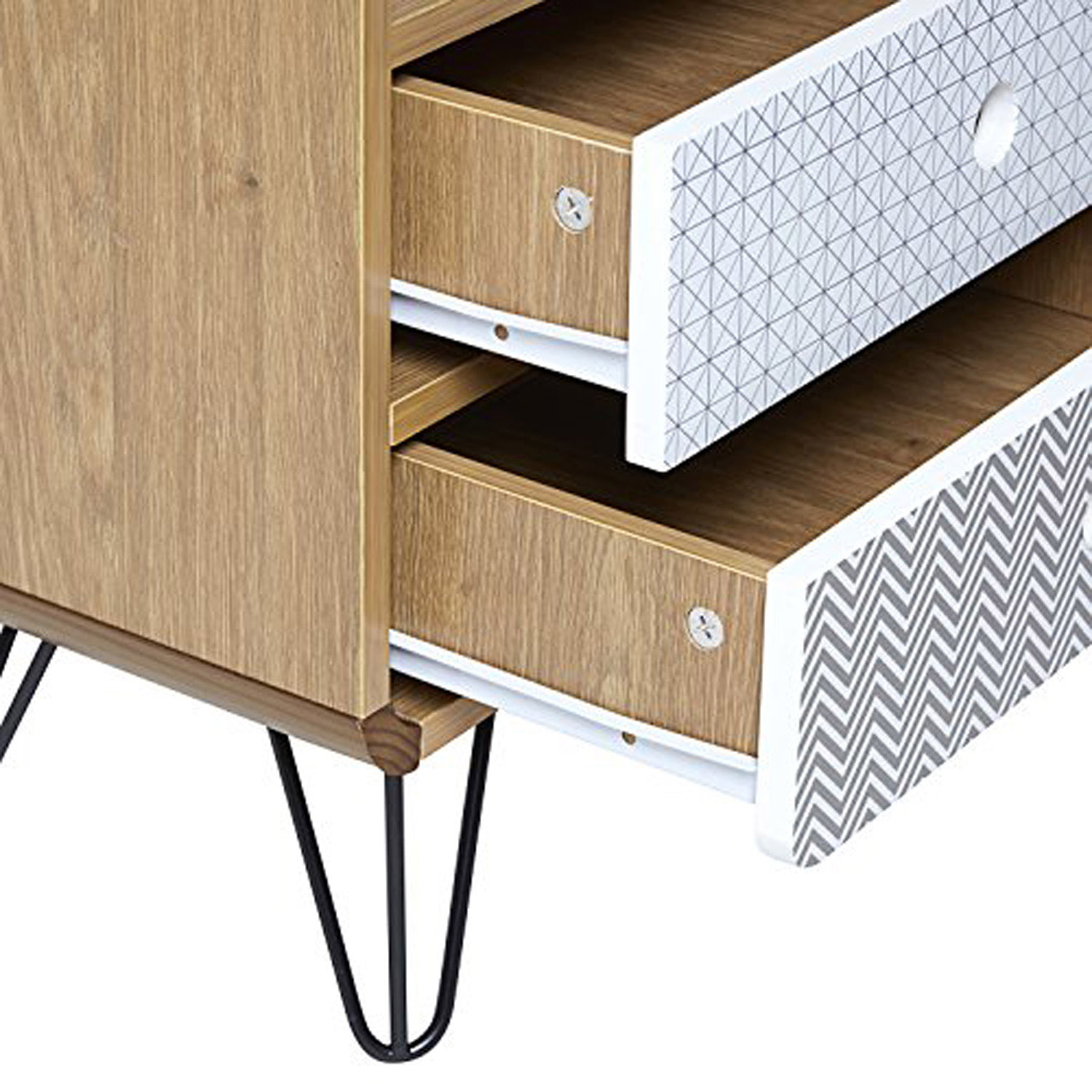 Un mueble de madera con dos cajones, uno con patrón geométrico, sobre patas de horquilla negras.