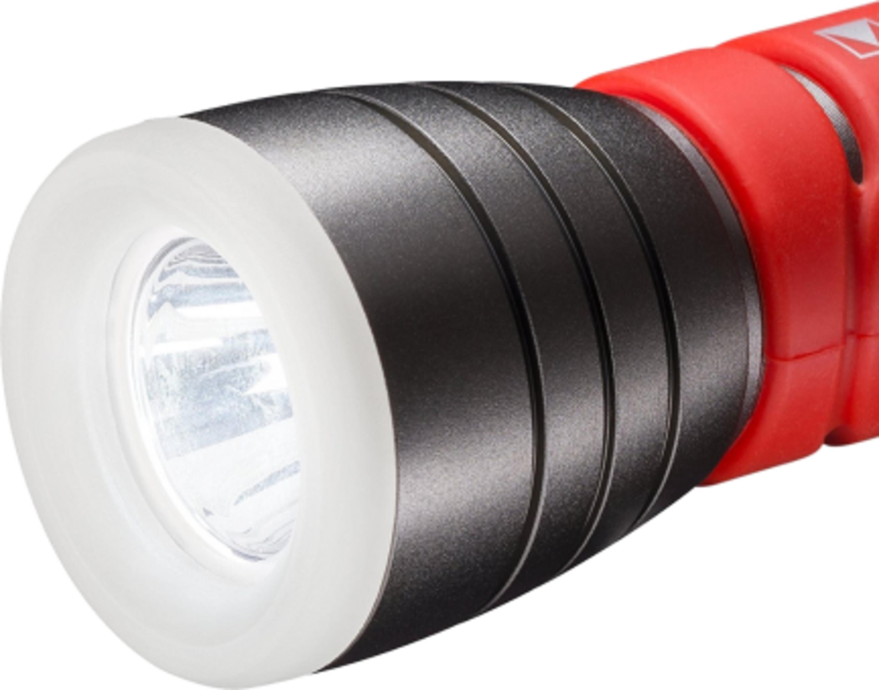 Una torcia rossa con impugnatura nera e anello bianco attorno alla luce.
