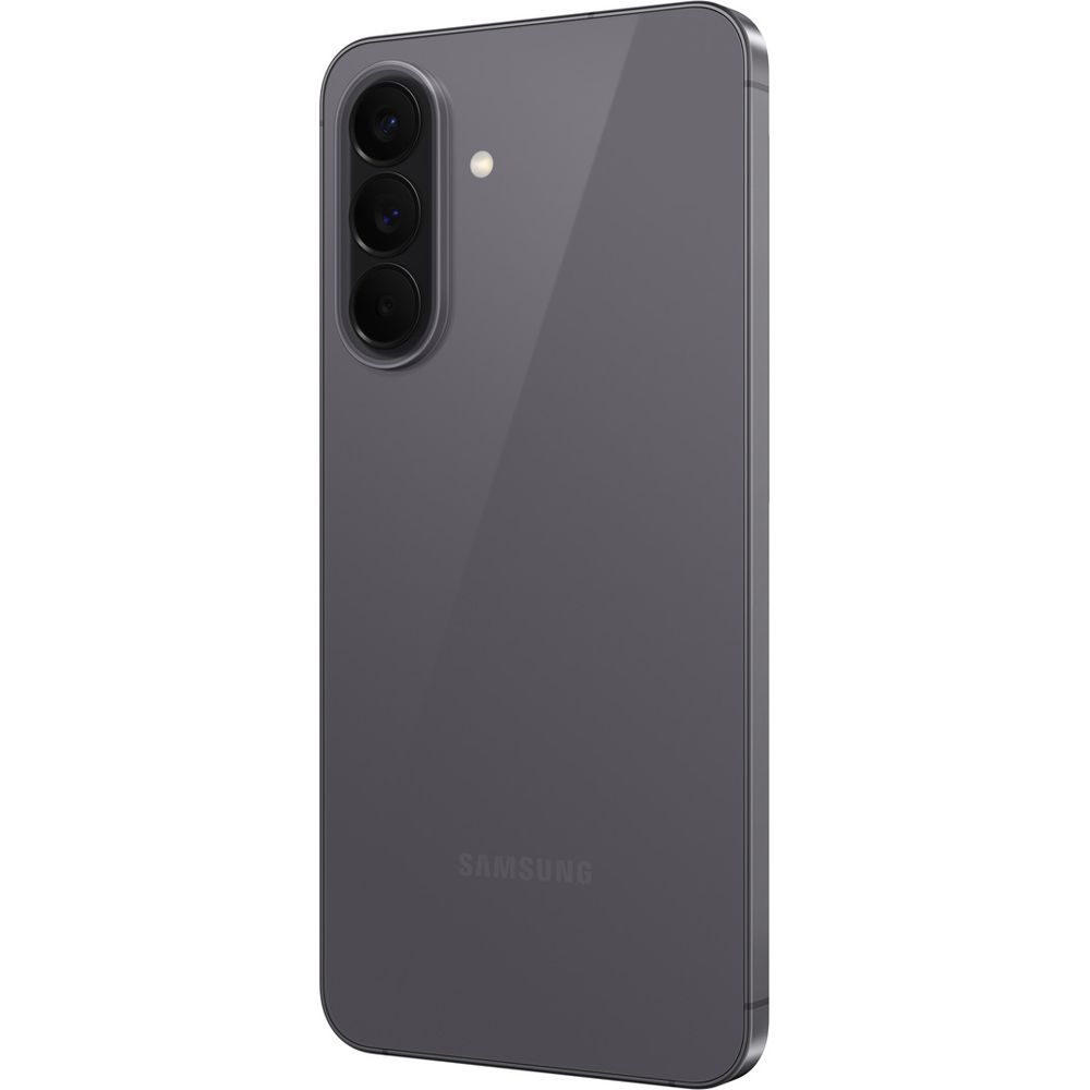 Ciemnoszary smartfon Samsung z trzema tylnymi aparatami i lampą błyskową.