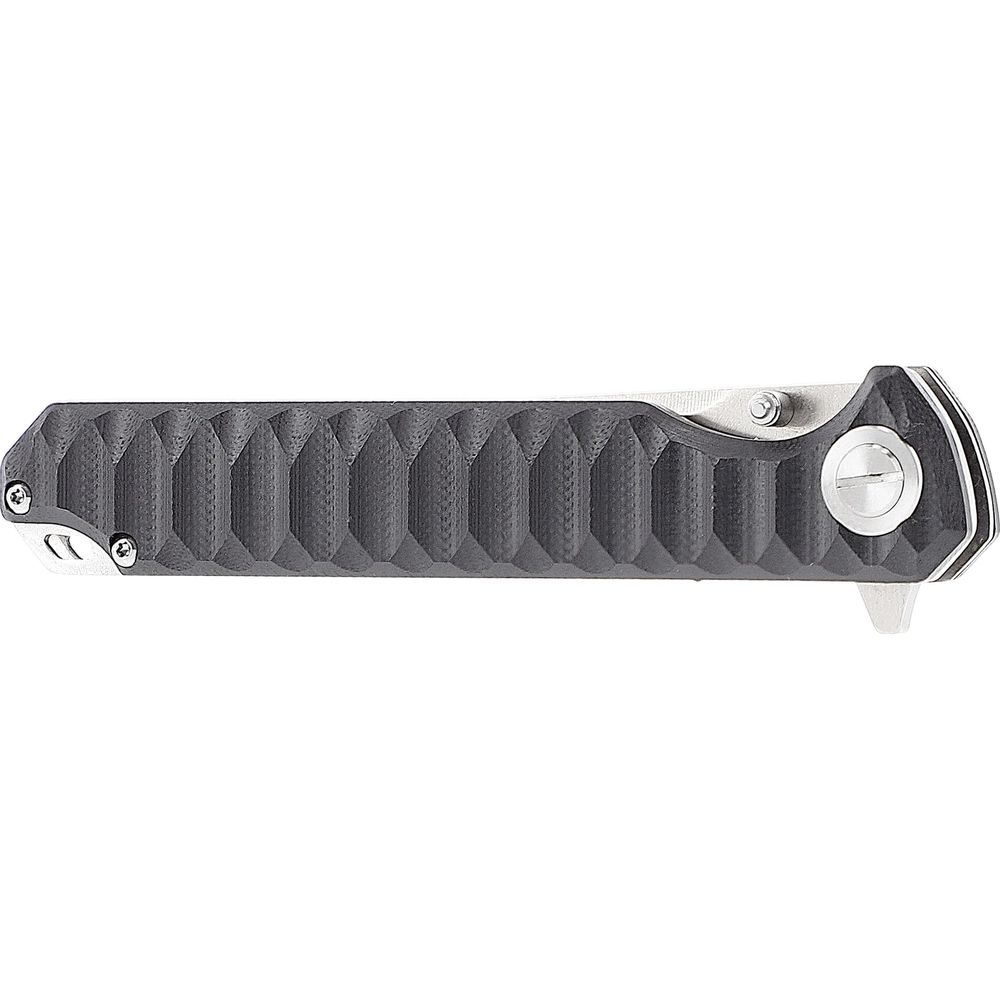 Ein schwarzes Klappmesser mit texturiertem Griff und silbernem Verriegelungsmechanismus.