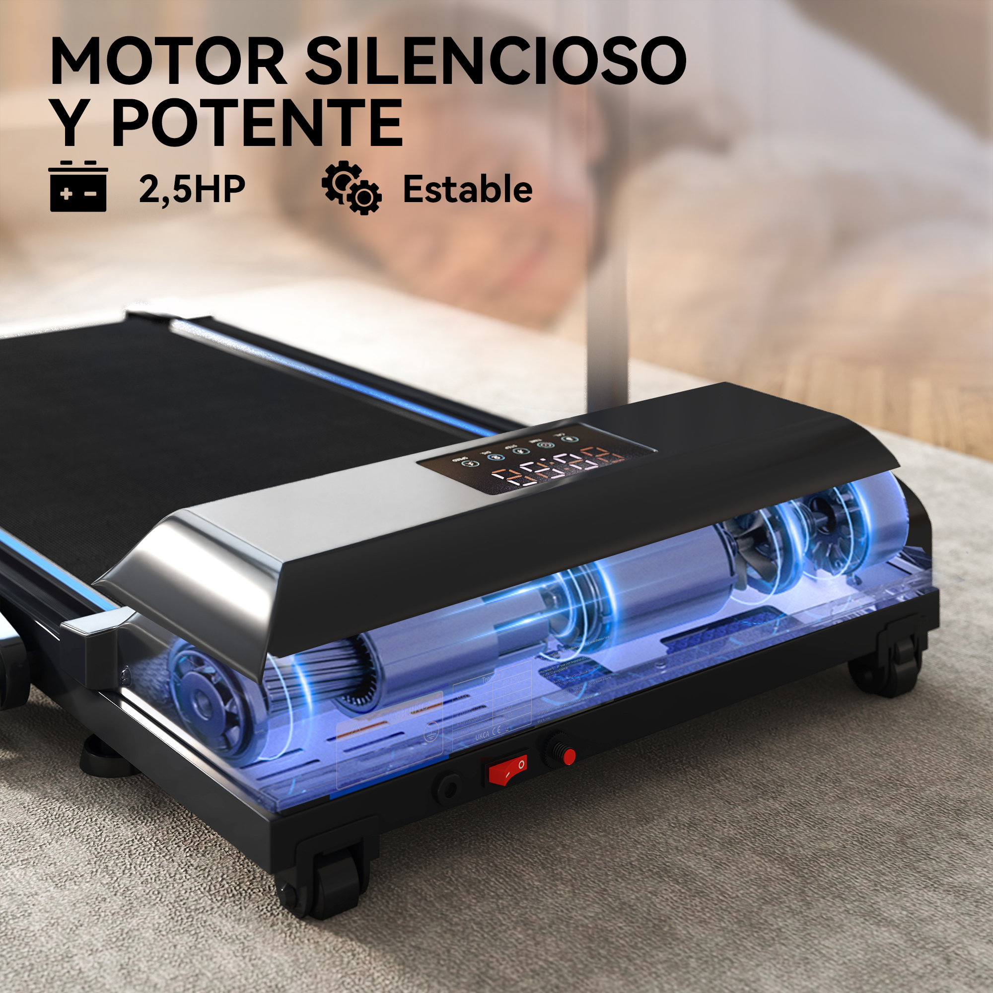 Una cinta de correr con motor y pantalla visibles, 2,5 CV, silenciosa y estable.
