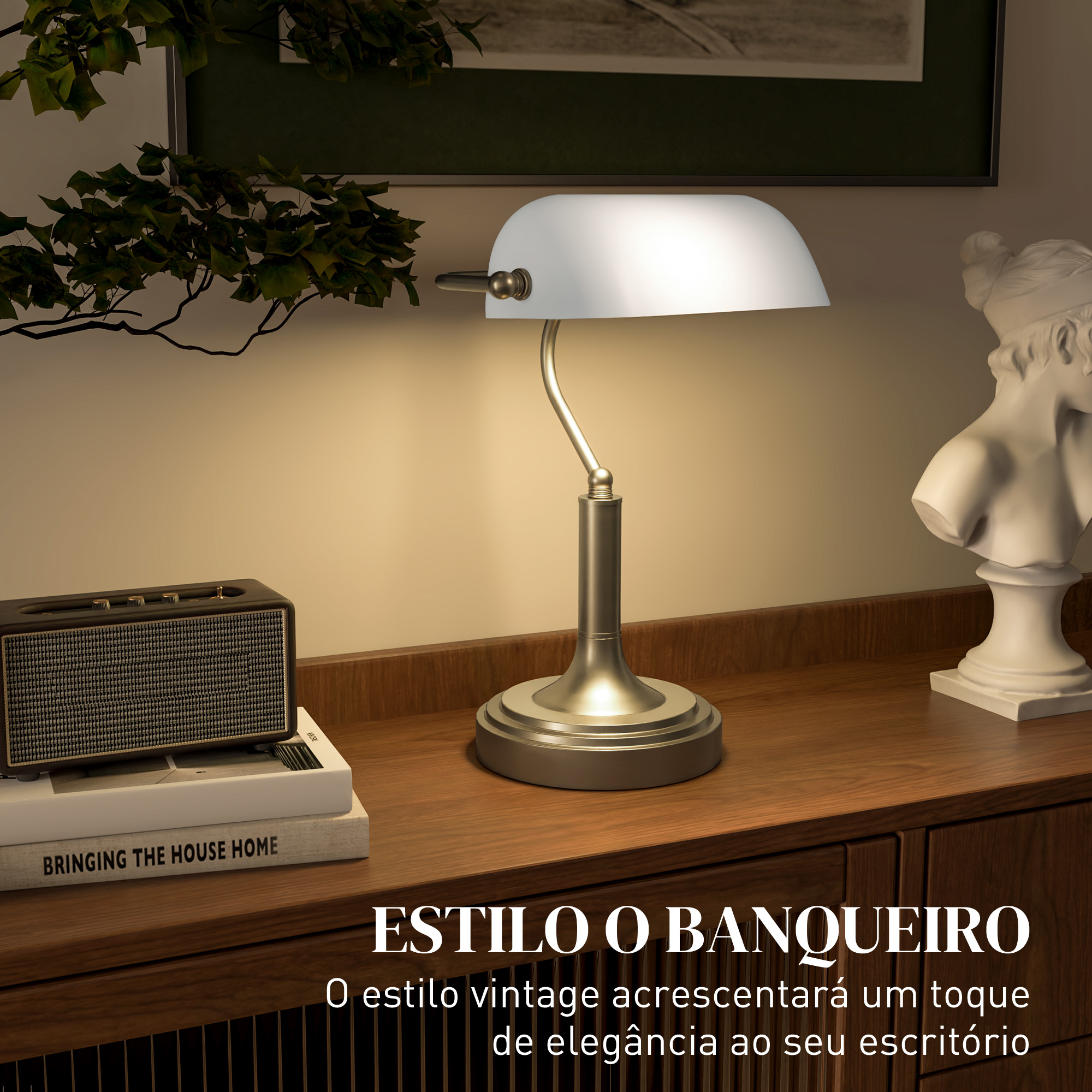 Una lámpara de banquero, altavoz y busto sobre una cómoda de madera.