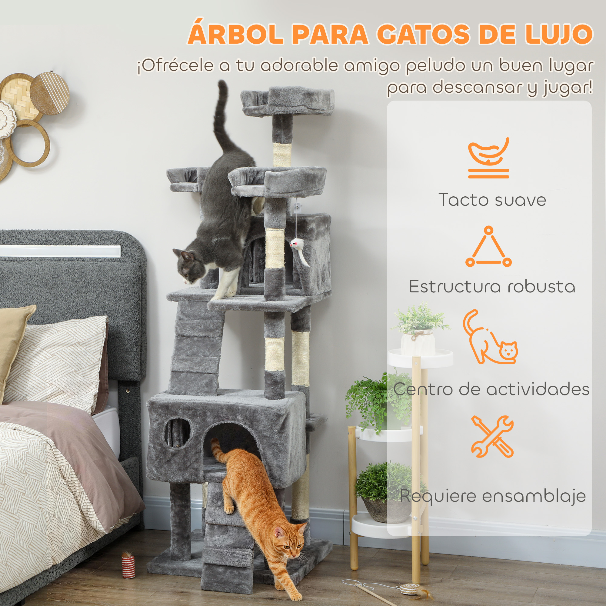 Árbol rascador gris con dos gatos, uno arriba y otro abajo.