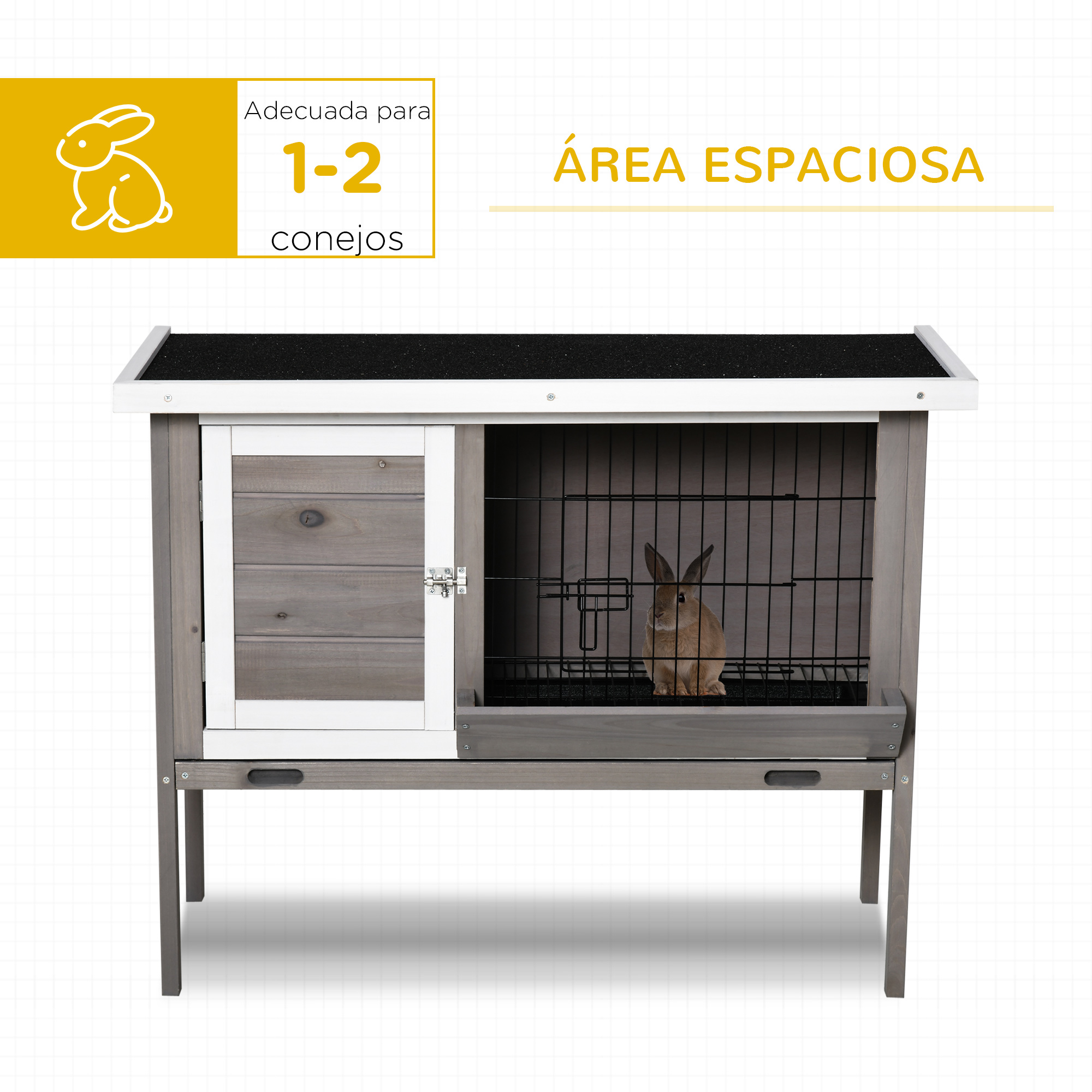 Un conejo se sienta dentro de una conejera de madera de dos niveles con malla y puerta.