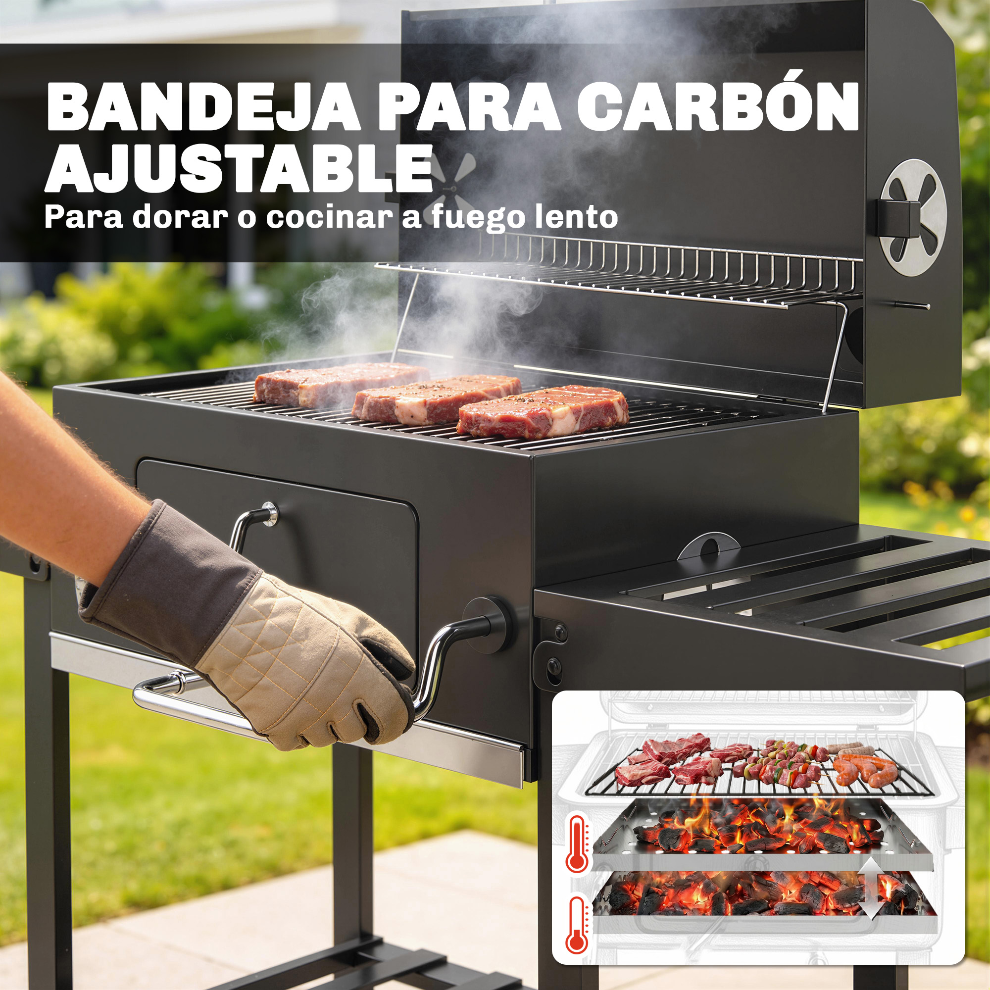 Un hombre con guante de parrilla pone bistecs en una parrilla con brasas.